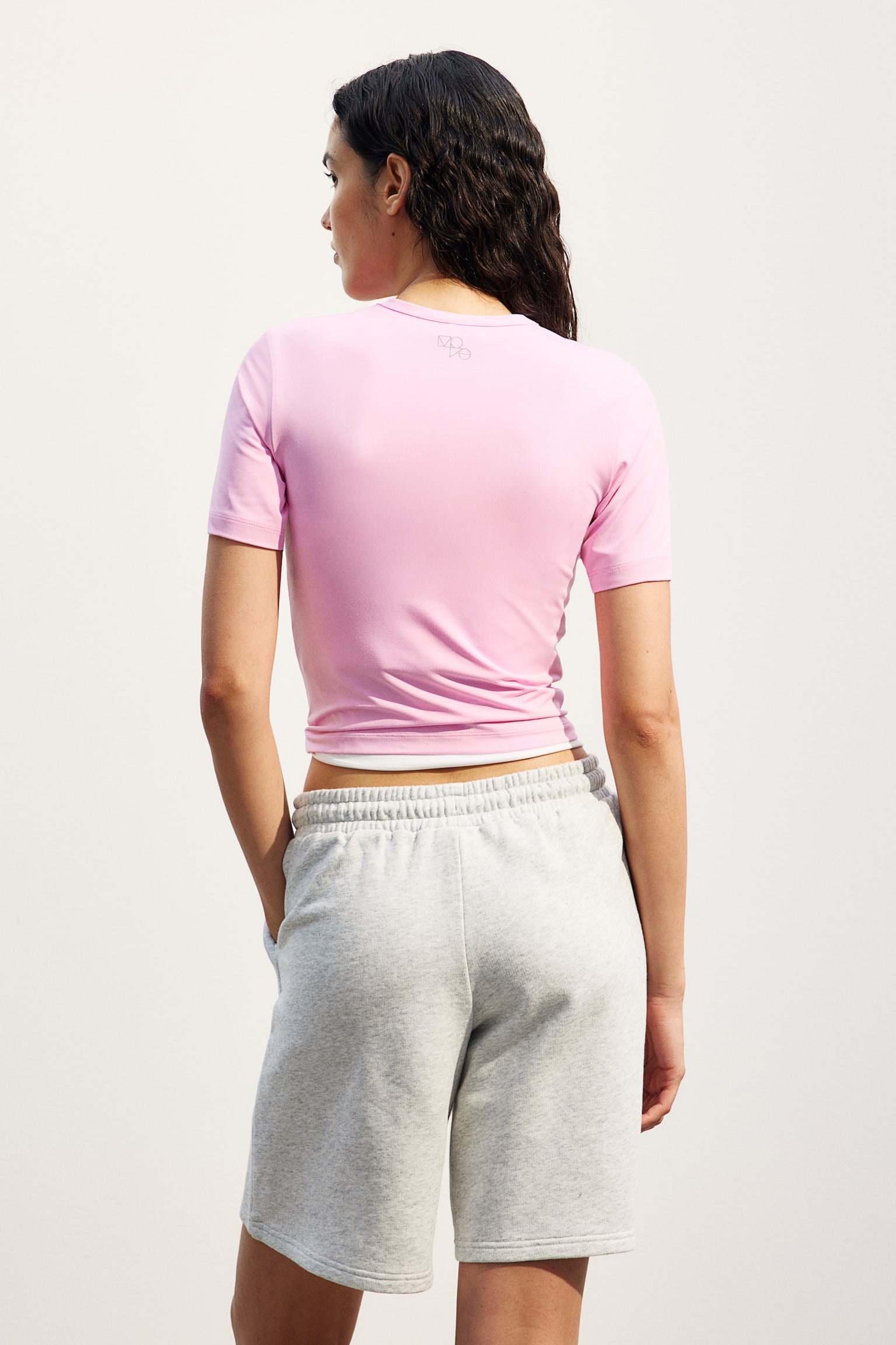 DryMove™ Cropped Activewear Tee - Light pink/Black/Red/Khaki/Brown/Light beige/White/Dark khaki green/Light blue/Lavender blue/Pink/Pigeon blue - 3