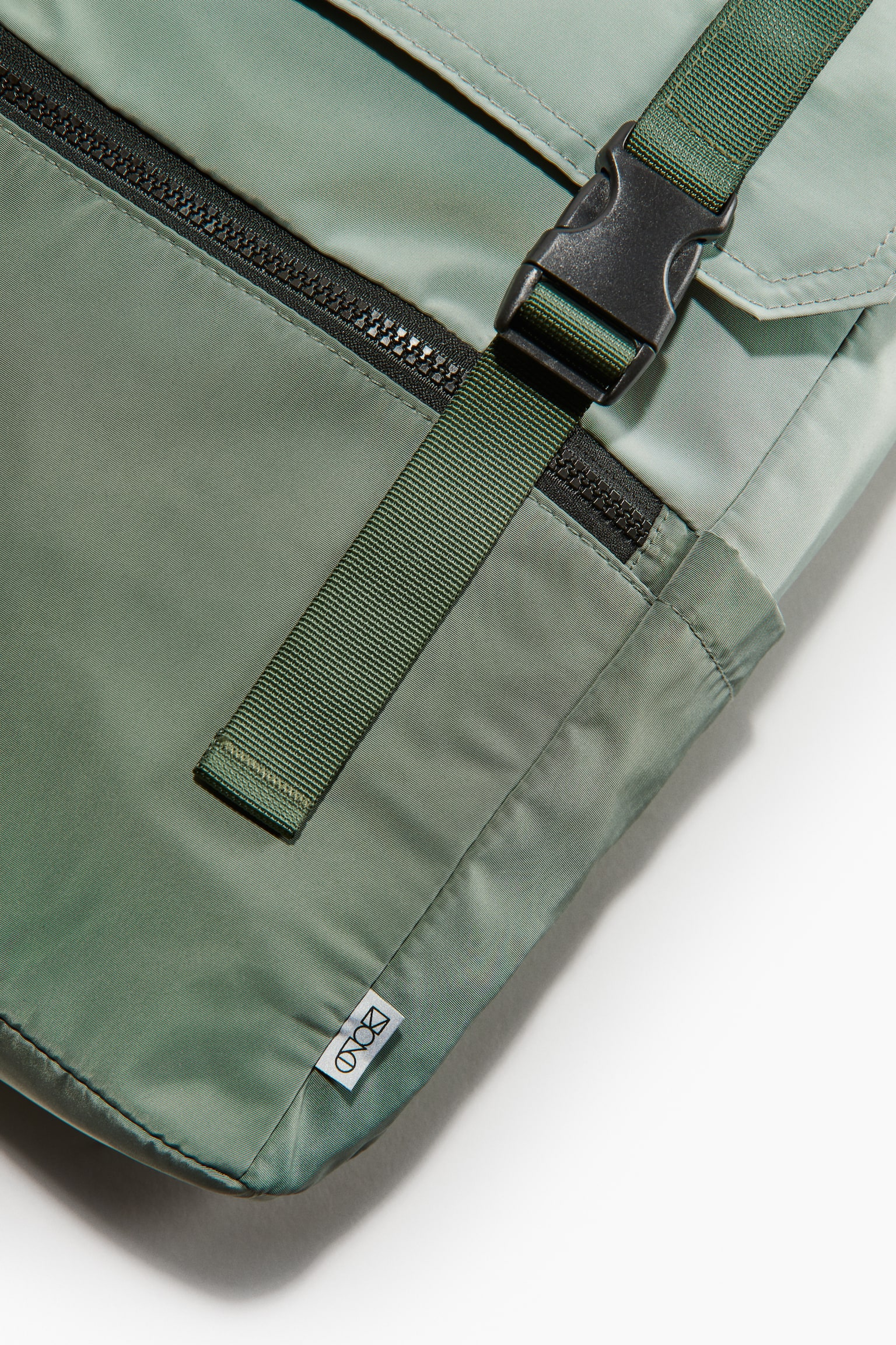 Water Repellent Sports Backpack - Sage green/Black - 2