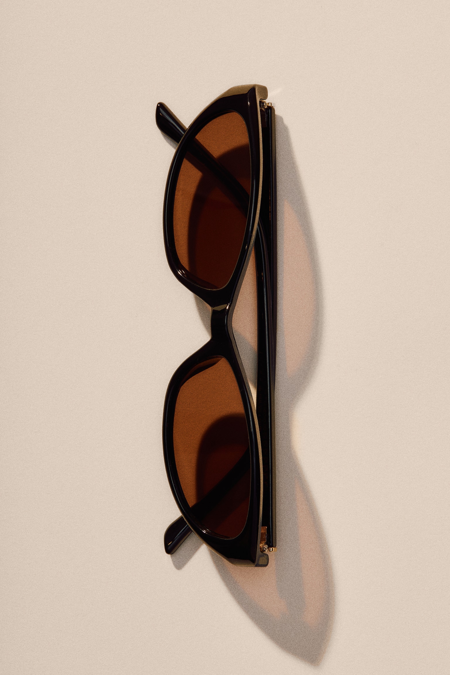 Polarised sunglasses - Black - 1