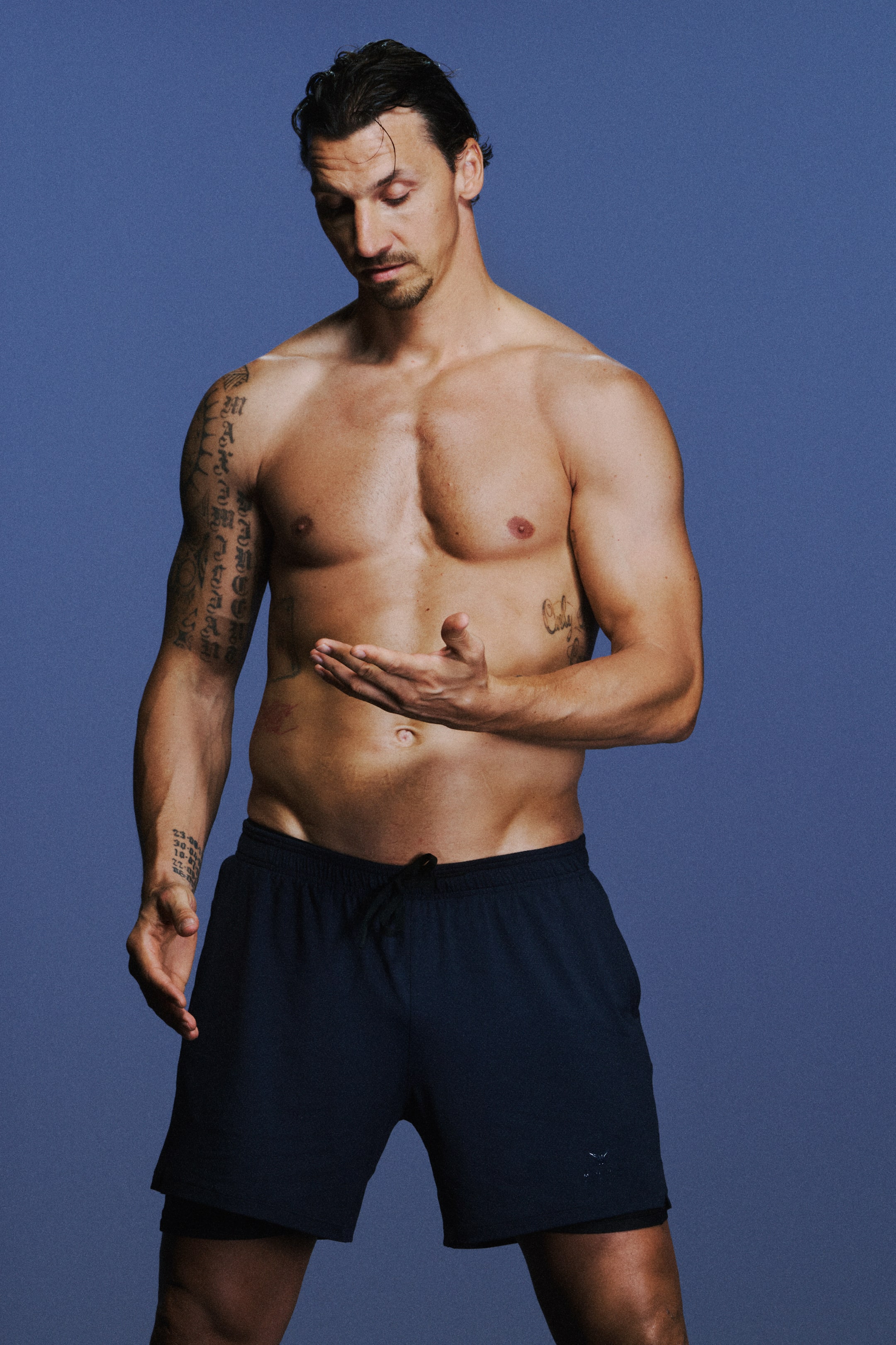 查看大圖: DryMove™雙層運動短褲 - 海軍藍/Move Zlatan - Men | H&M 1