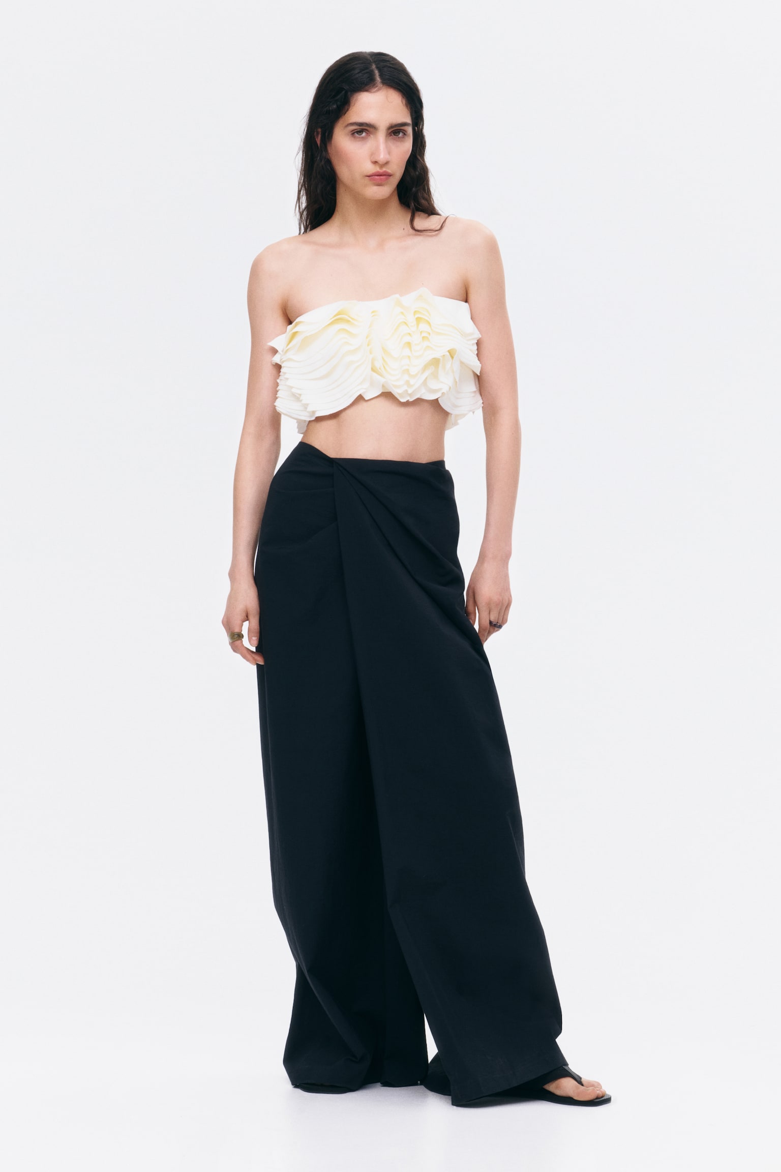 Flounced bandeau crop top - Cream - 1