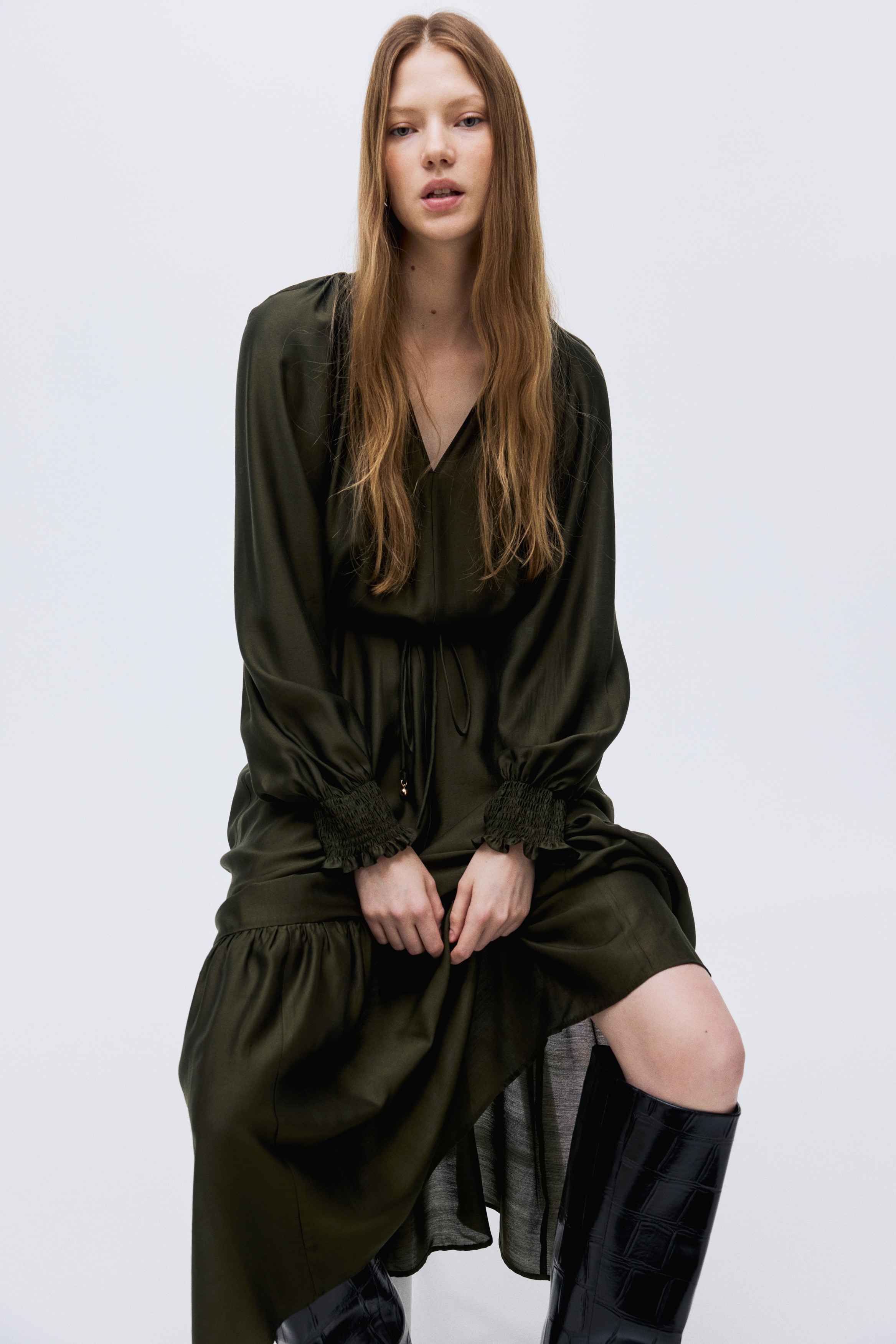 Green Dresses | Velvet & Floral | Wedding Guest | H&M Green Dresses | Velvet & Floral | Wedding Guest | H&M