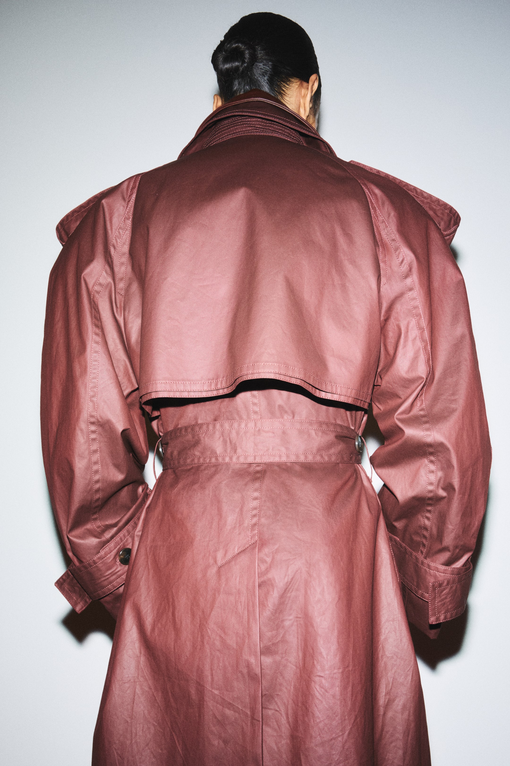 Женские куртки H&M KW Trench Coat — фото 6