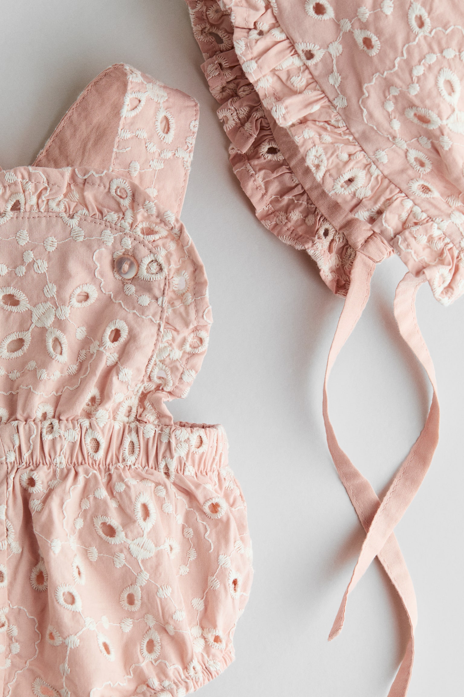 Conjunto de 2 piezas con bordado inglés - Rosa claro - 2