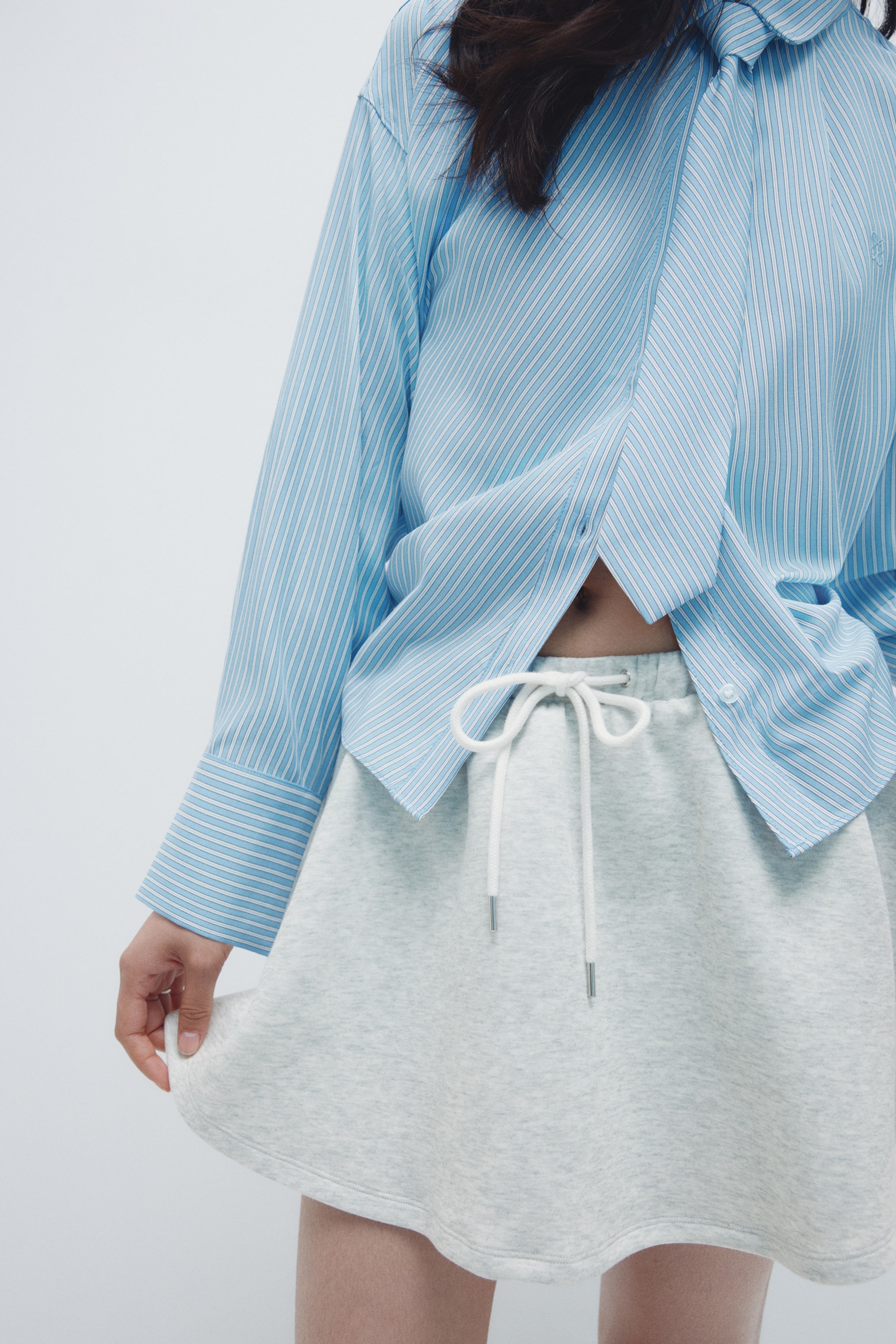 Xem ảnh lớn hơn: Quần short giả váy vải scuba - Light grey marl - Ladies | H&M VN 2