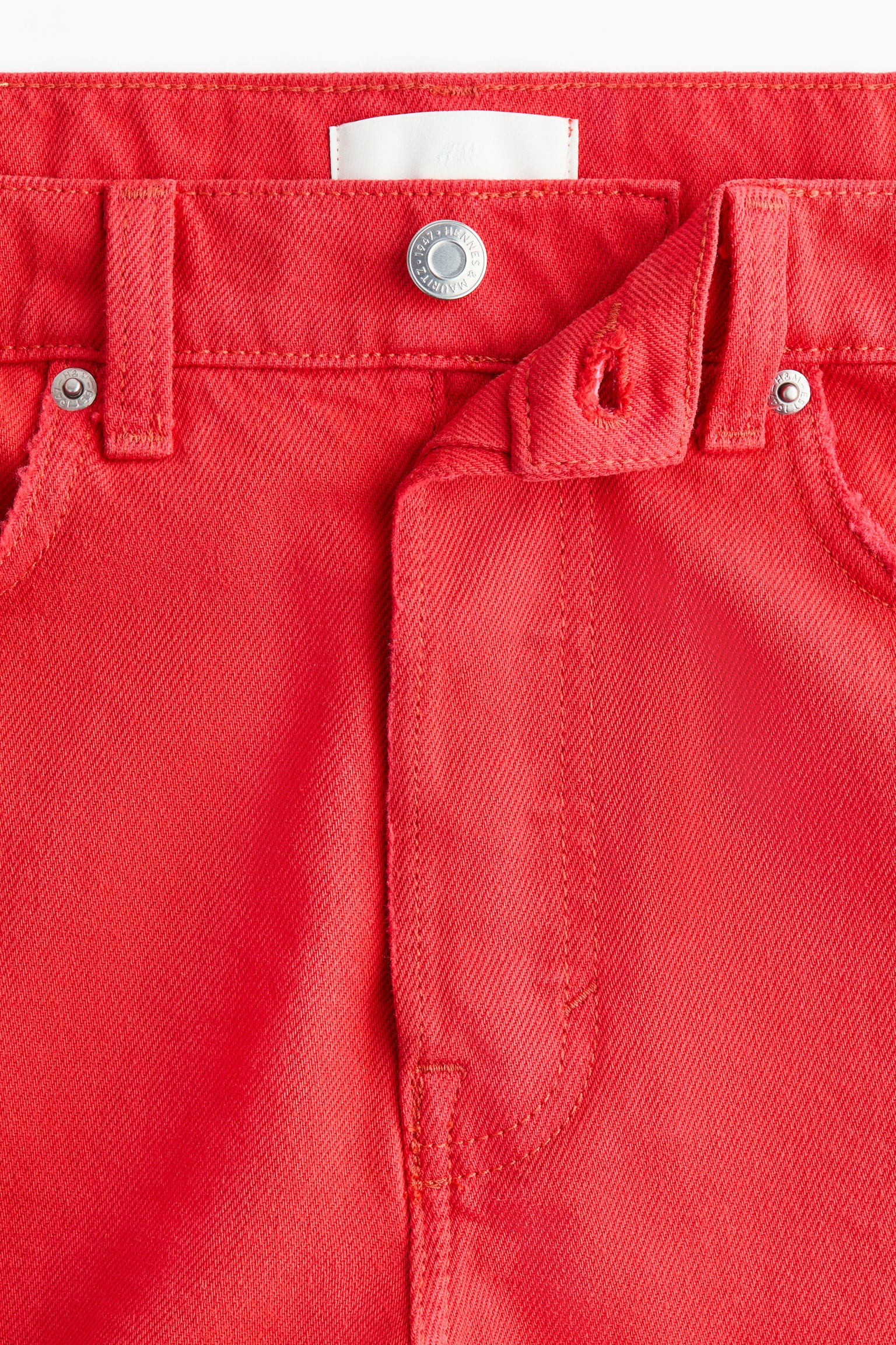 Raw-edge denim shorts - Red - 3