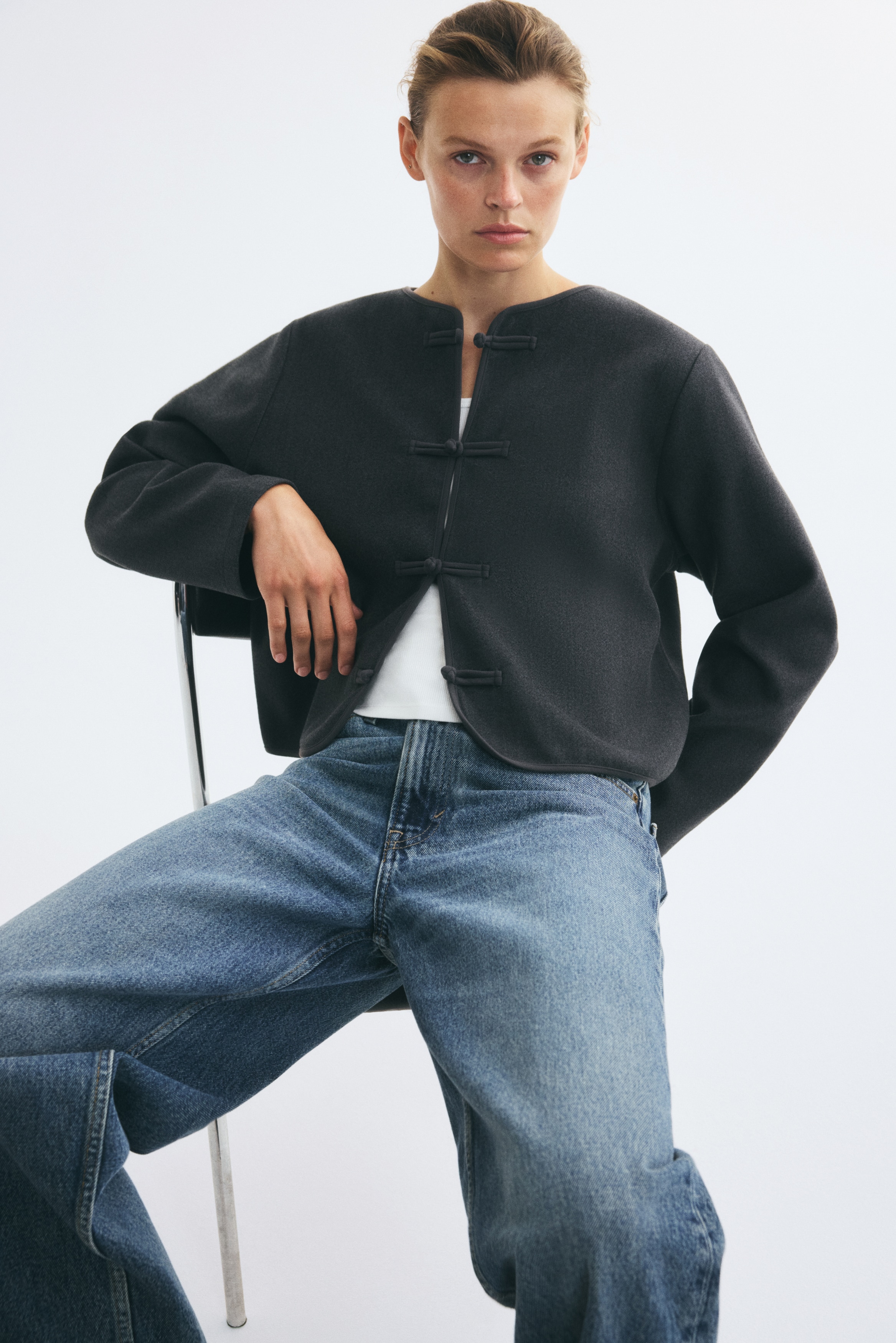 Brushed knot-button jacketModel