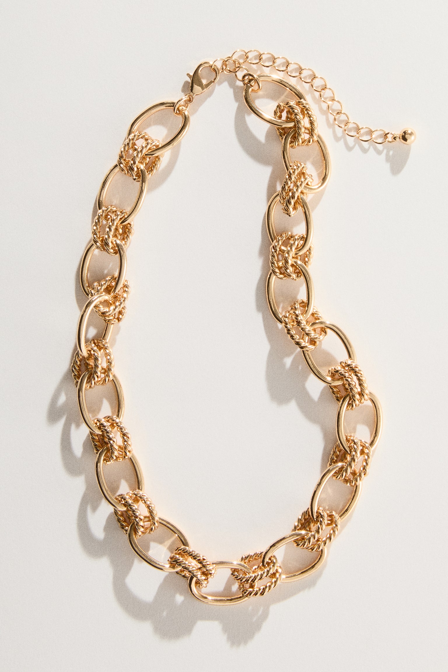 Chain necklace - Gold-coloured - 1