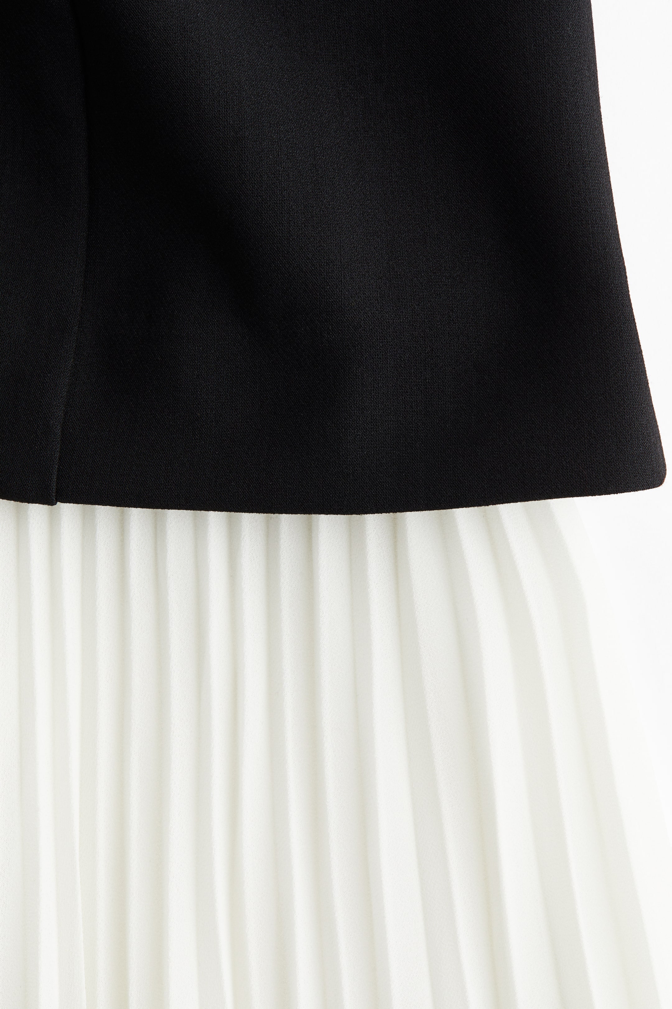 Zobraziť väčší obrázok: Pleated bandeau dress - Čierna/biela | H&M SK 5