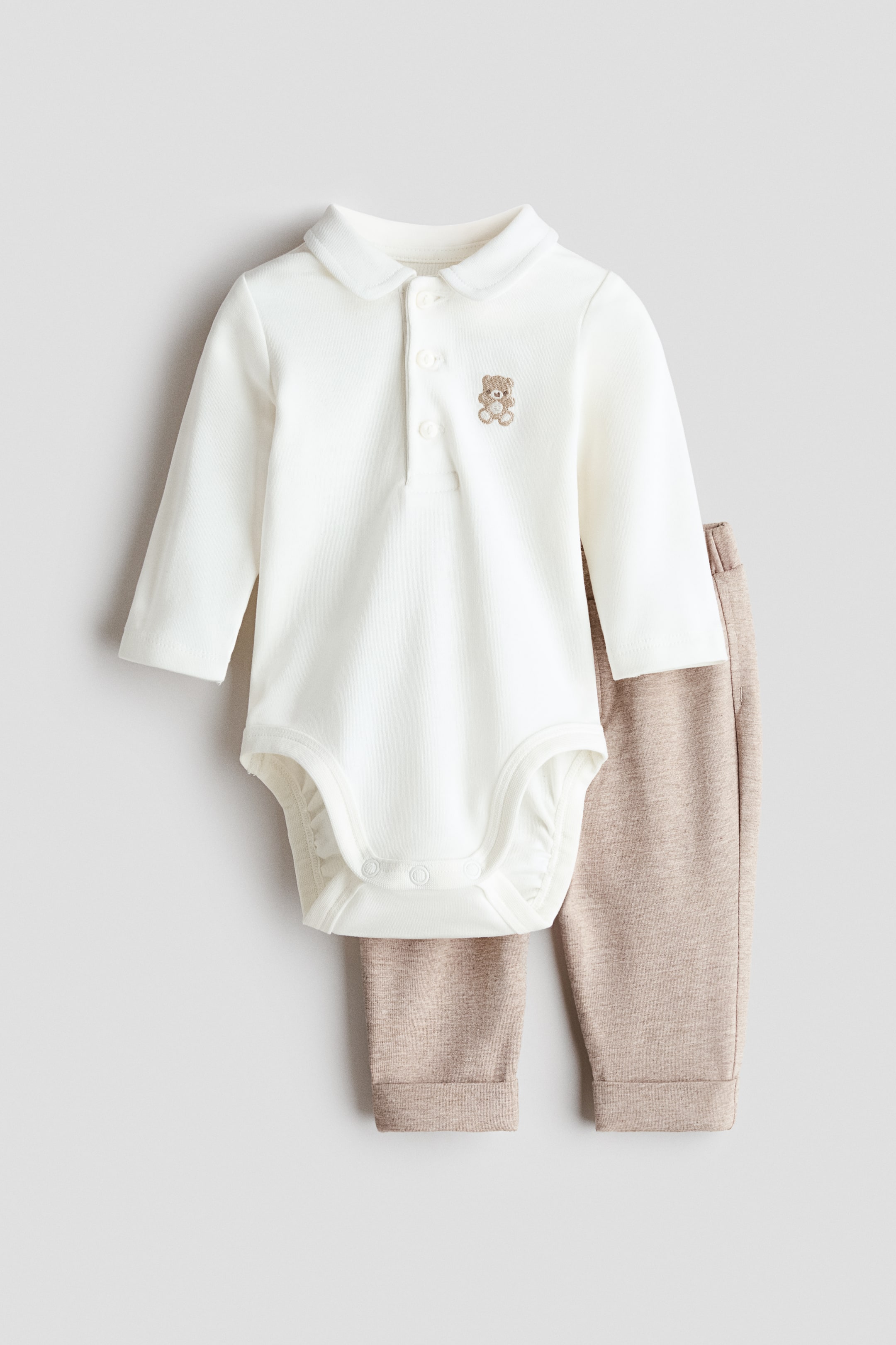 View larger image: 2-piece embroidered-motif set - Light beige/Teddy bear - Kids | H&M 1