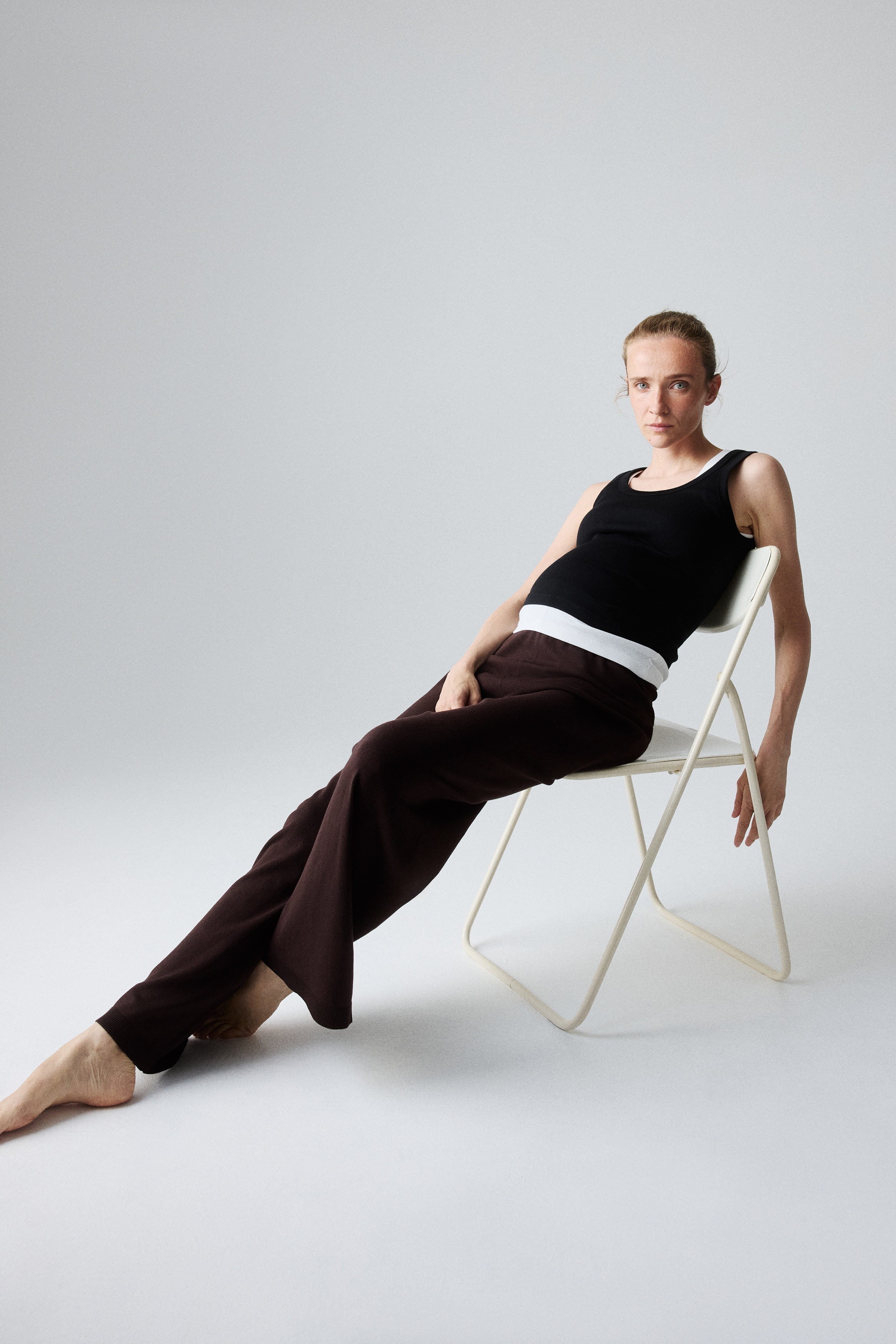 MAMA Pantaloni tricotațiModel