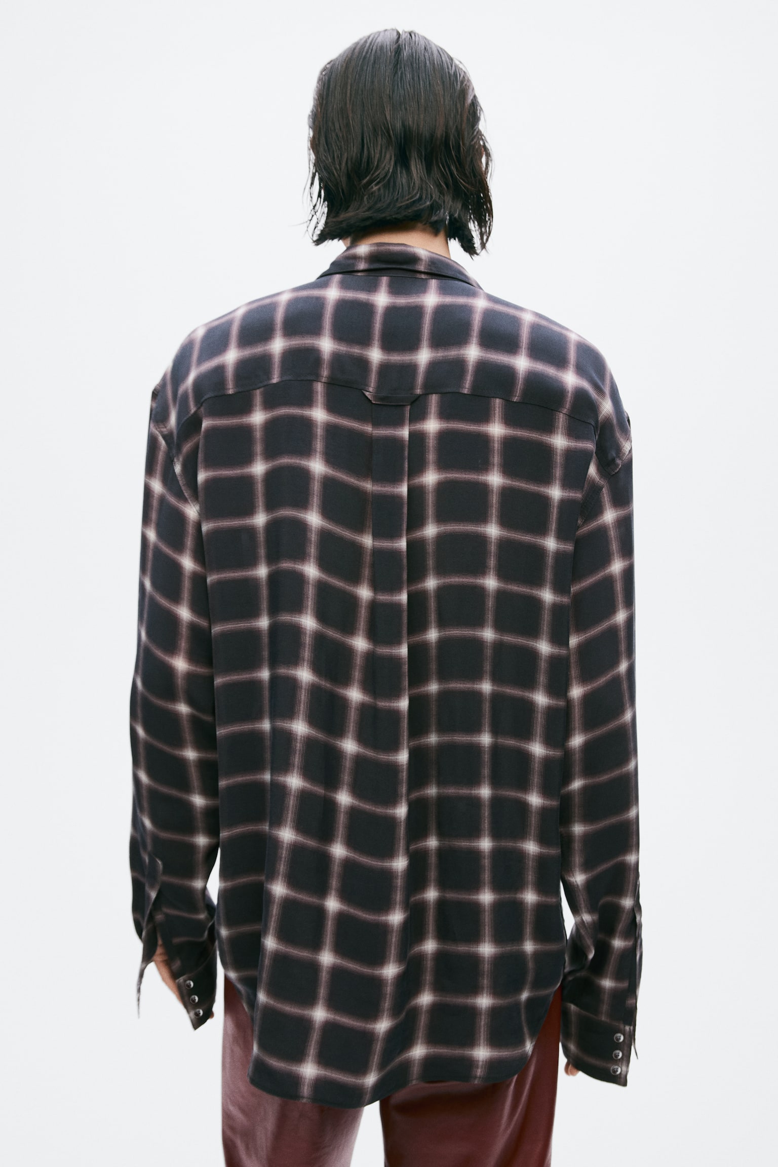 Мужская рубашка H&M Slim-Fit Cupro, цвет: Чёрный / Клетчатый — фото 5