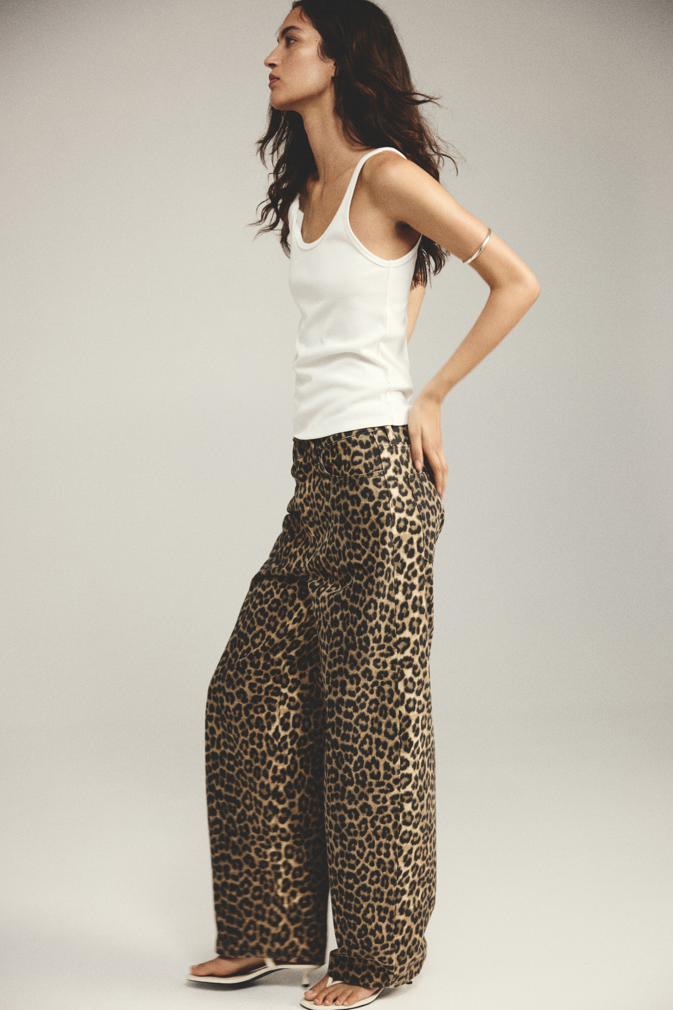 Barrel-Leg High-Waist Jeans