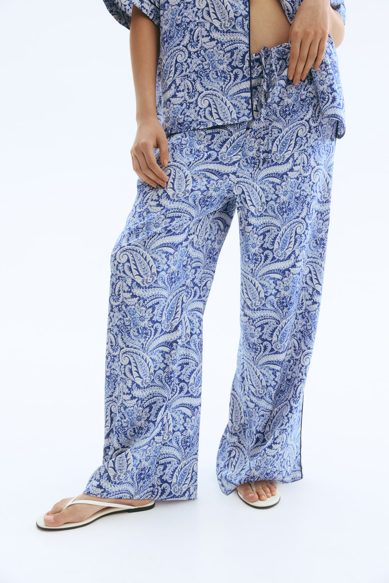 Drawstring trousers - image 2
