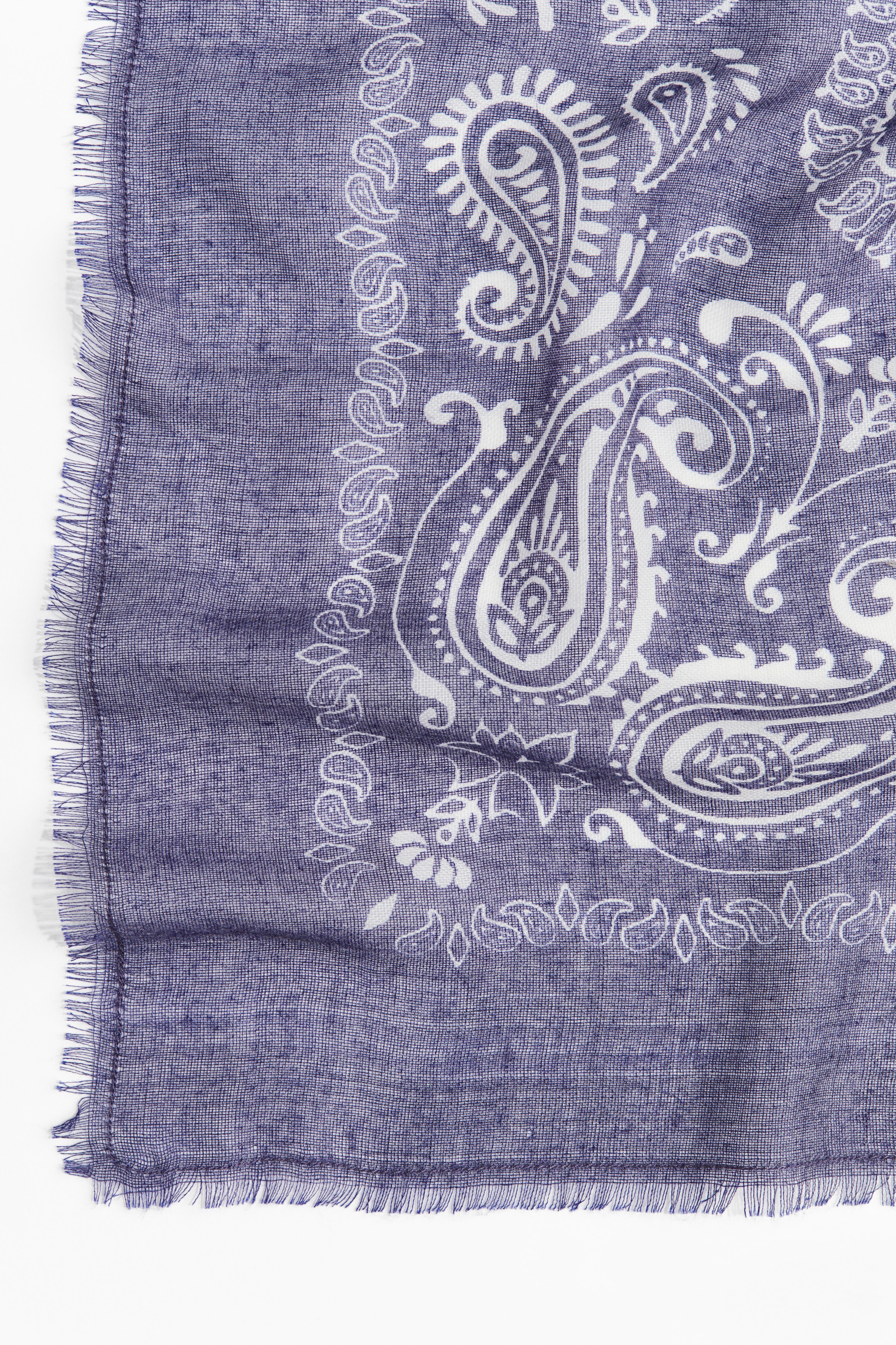 Patterned scarf
