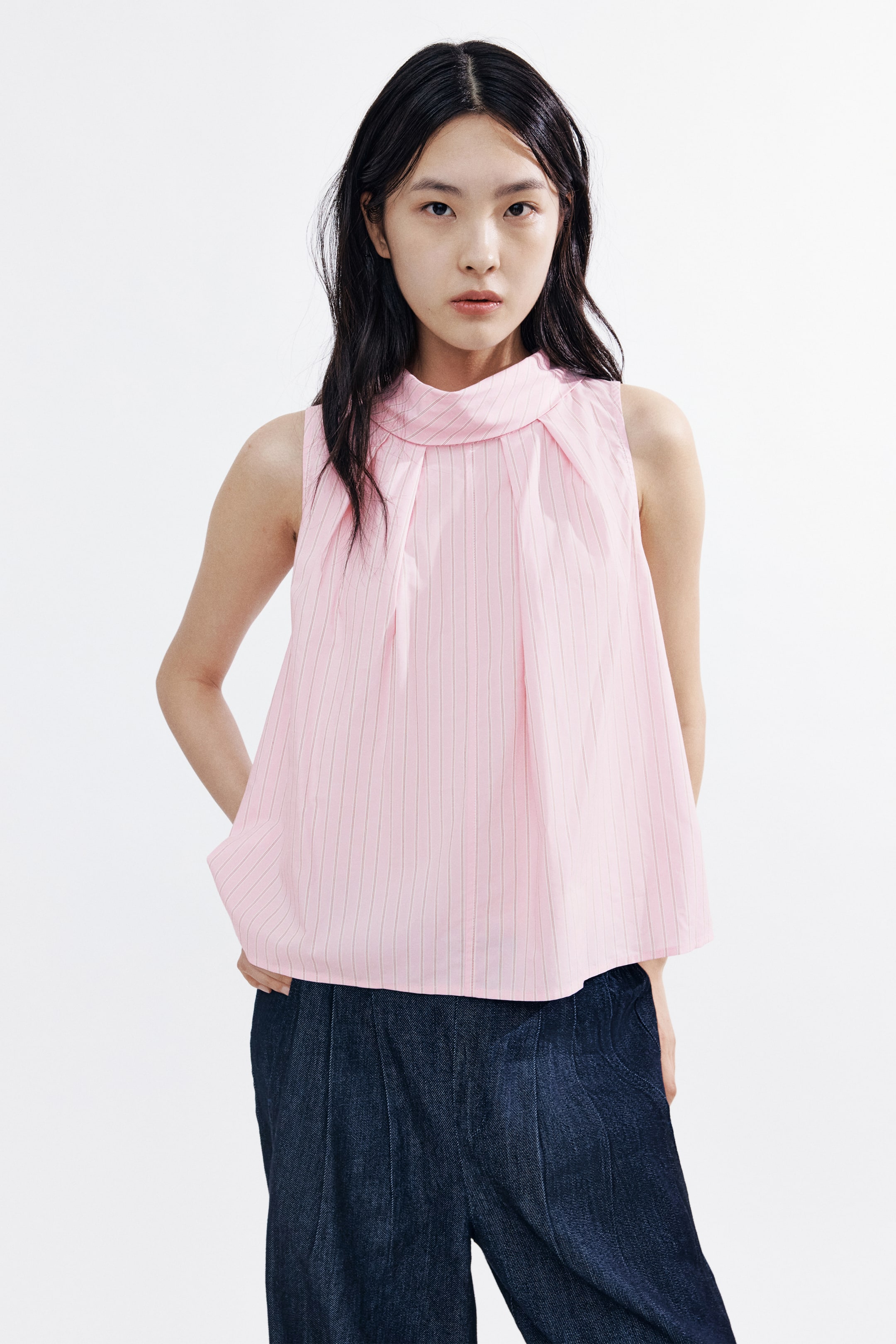 Xem ảnh lớn hơn: Áo kiểu bằng viscose pha có cổ kiểu khăn quàng - Màu hồng nhạt/Kẻ - Ladies | H&M VN 1
