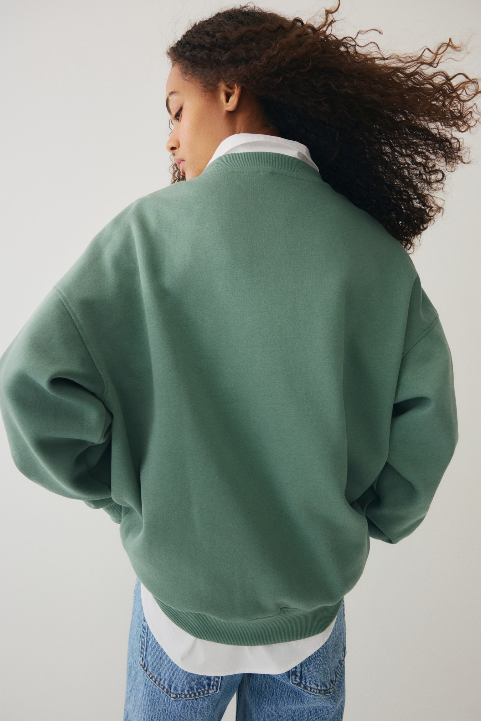 Oversized V-neck sweatshirt - Dusty green/A.T.H.L/Grey marl/Tennis Equipe/Dark grey/Long beach - 5