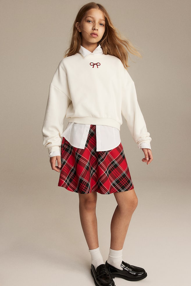 2-delt sæt med sweatshirt og nederdel - Hvid/Ternet - 2