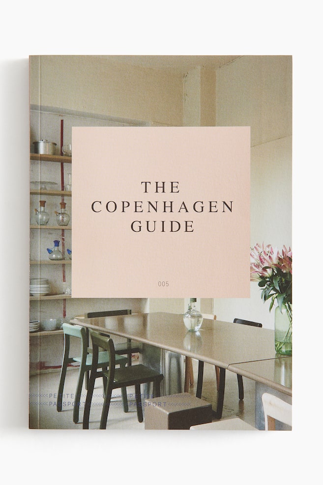 Petite Passport Travel Guide - The Copenhagen Guide/The Paris Guide/The Amsterdam Guide/The Rotterdam Guide/The Barcelona Guide/The Lisbon Guide/The Berlin Guide - 1