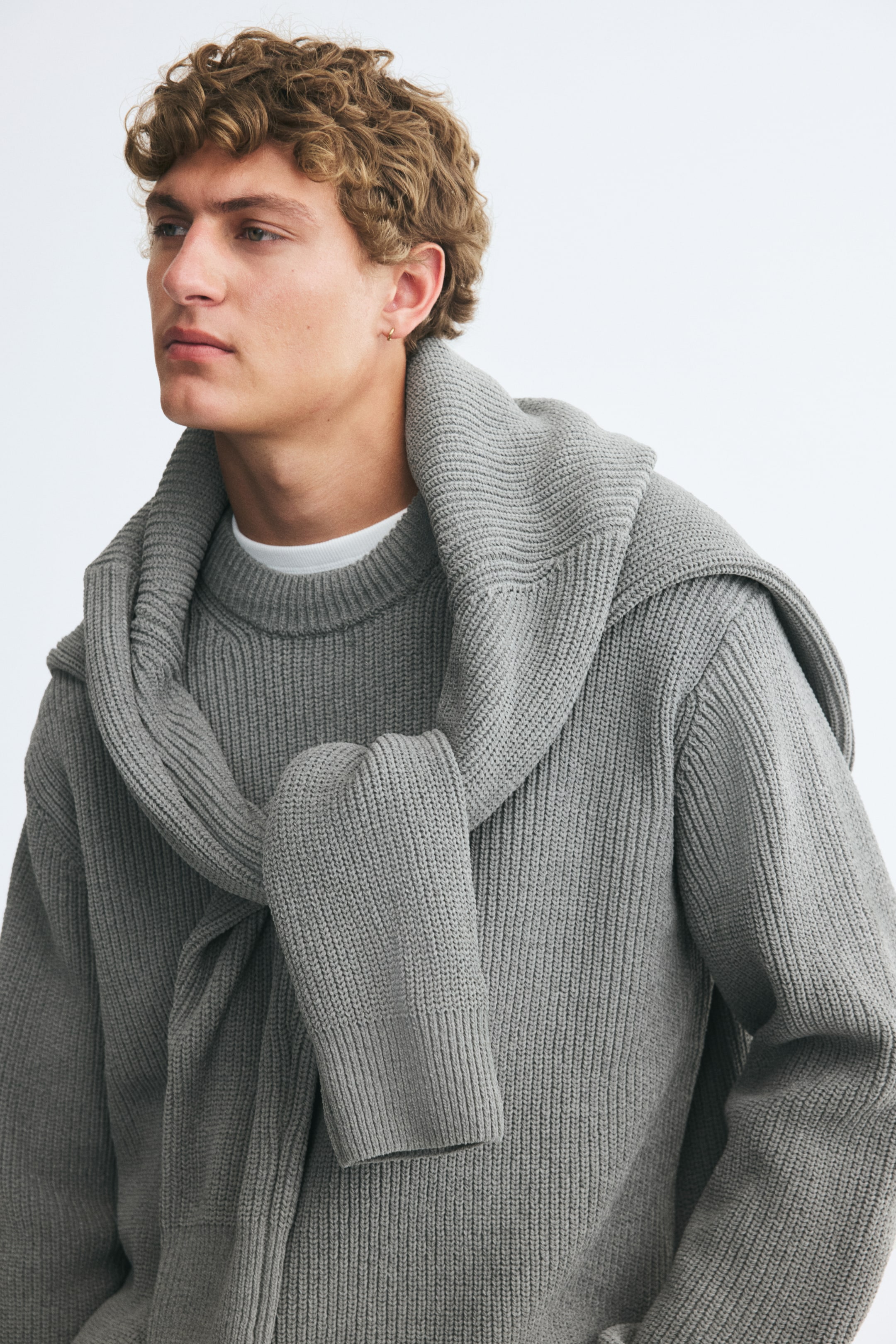 Relaxed-Fit Rib-Knit Sweater