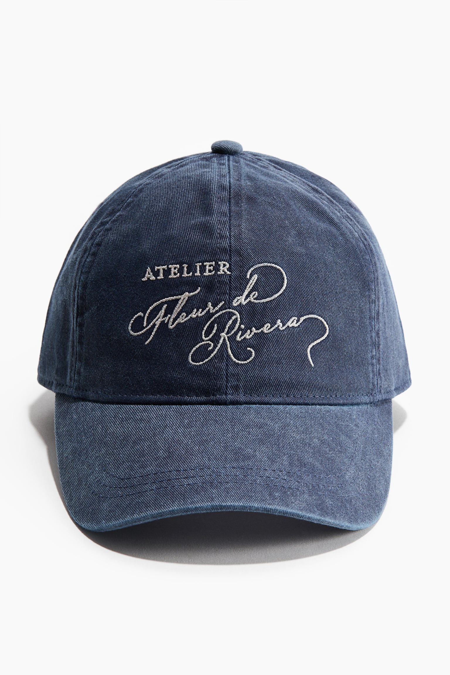 Twillkeps med broderat motiv - Mörk denimblå/Atelier/Beige/Rowing club/Mörkgrön/Chicago/Vit/Tribeca/Mörk khakigrön/Atelier/Mörkblå/Running Club
