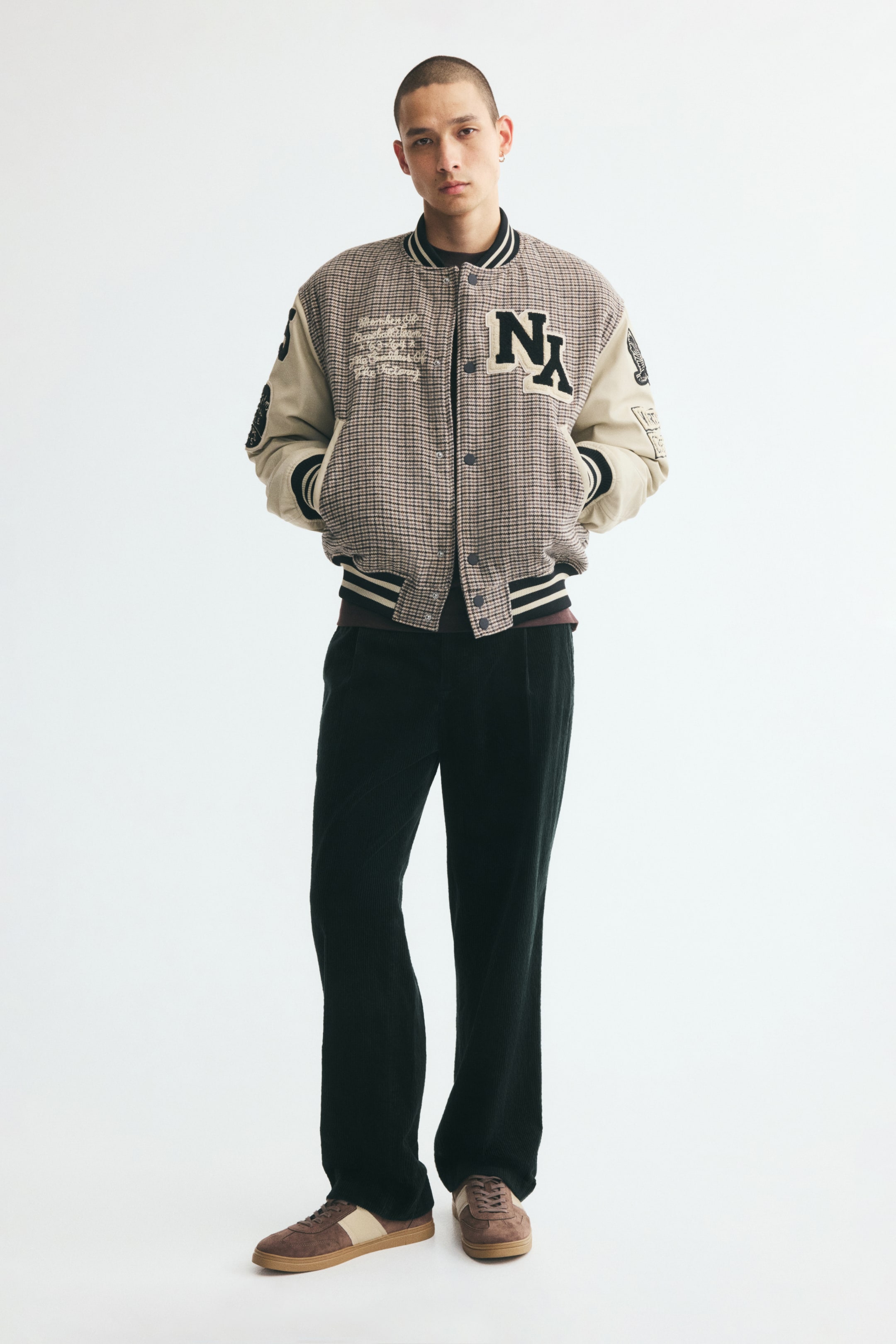 View larger image: Regular Fit Corduroy trousers - Dark green - Men | H&M IN 1