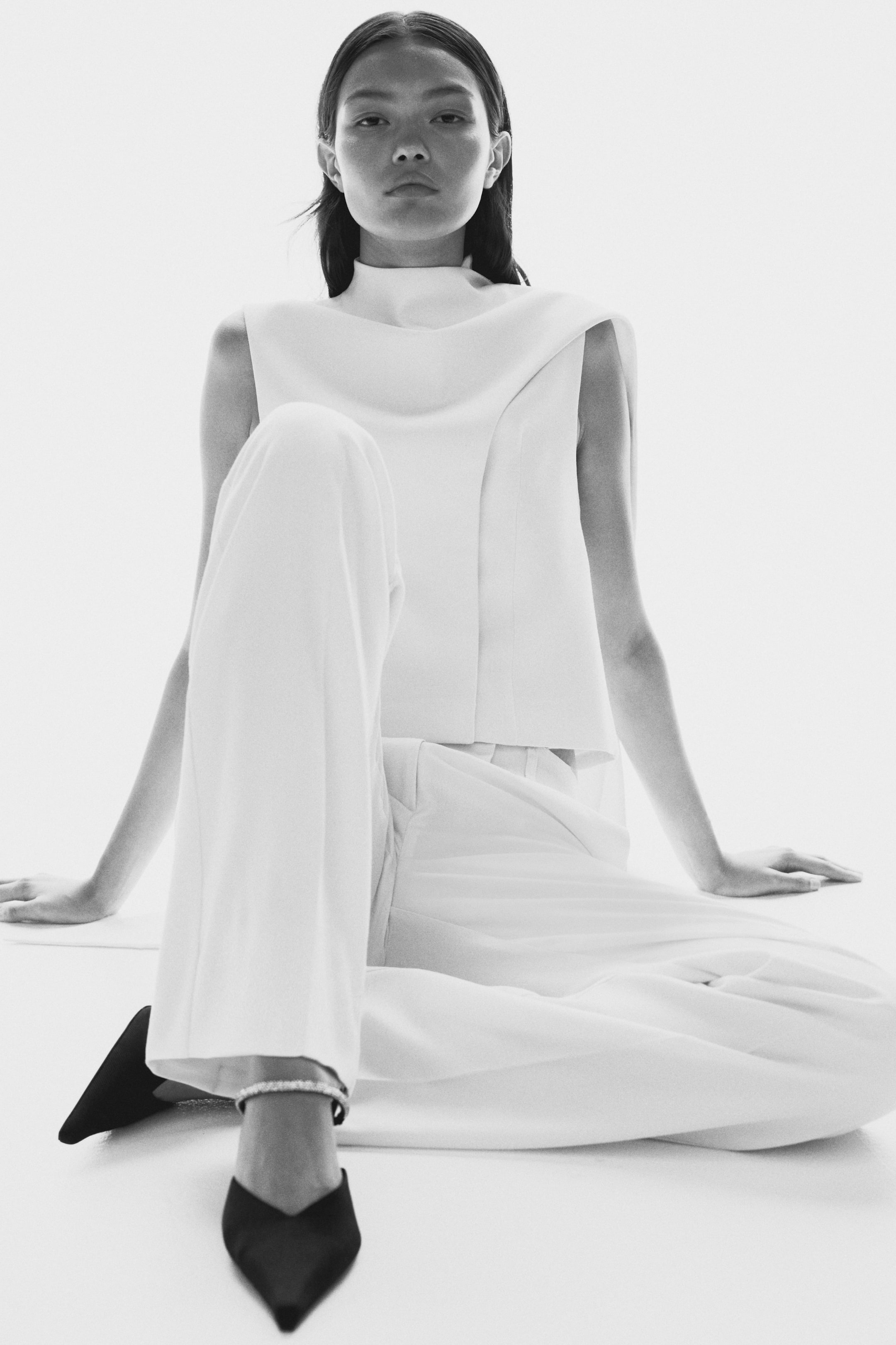 Visa större bild: Utsmyckade mules med klack - Svart - DAM | H&M FI 2