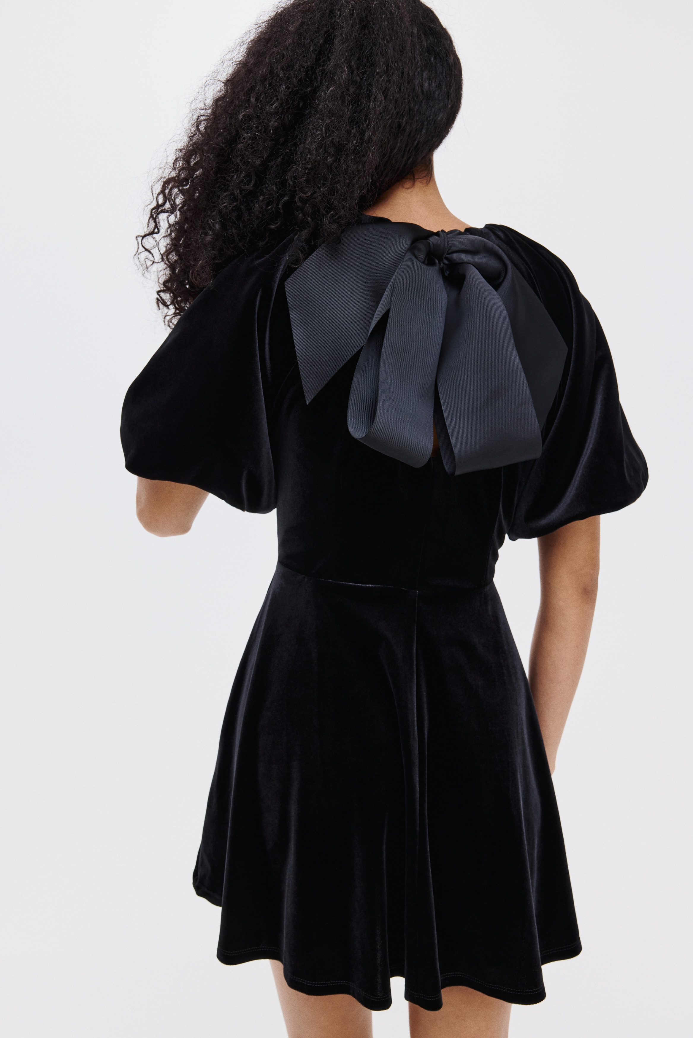Balloon-sleeved dress