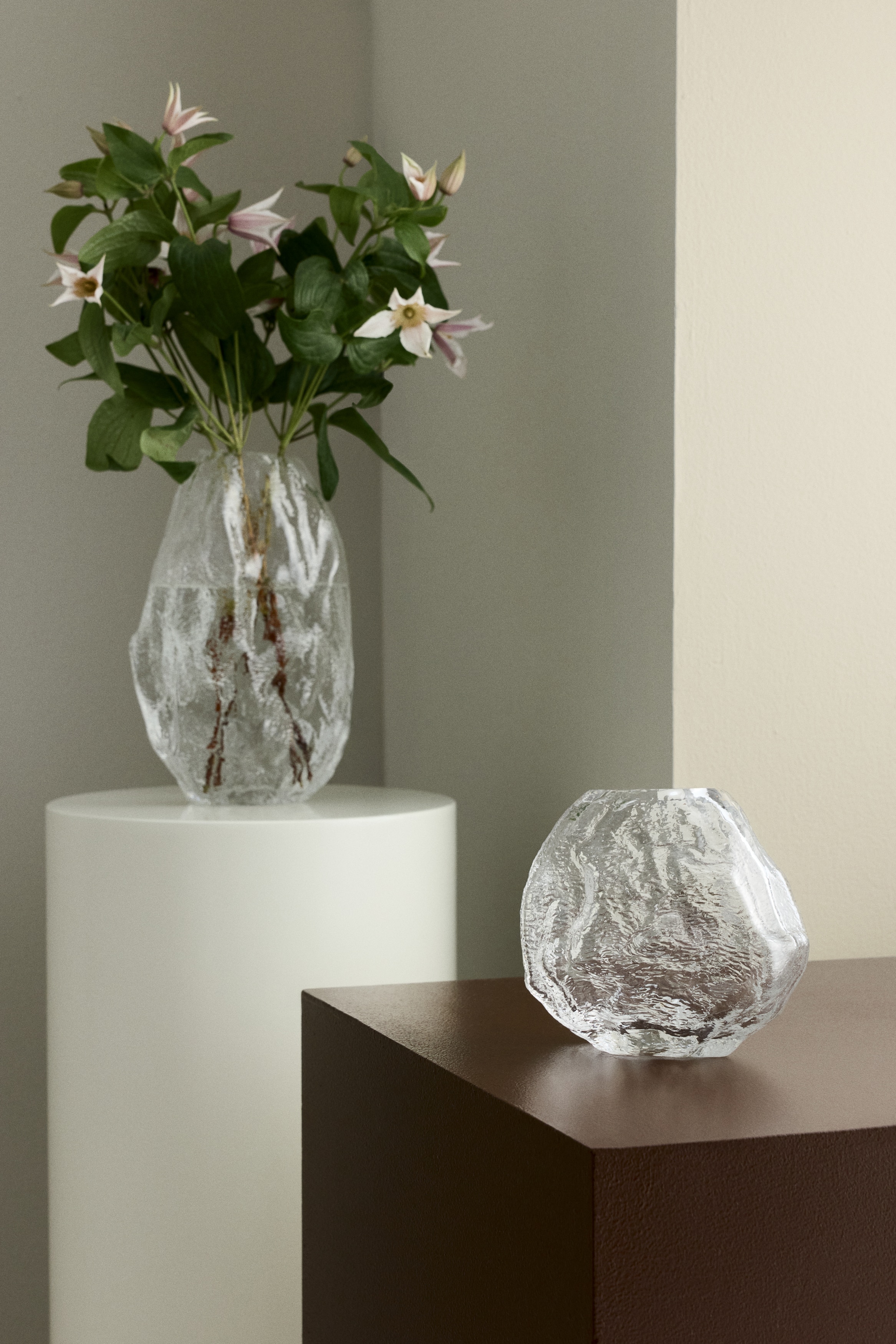Small Textured Glass Vase - Transparent/Beige