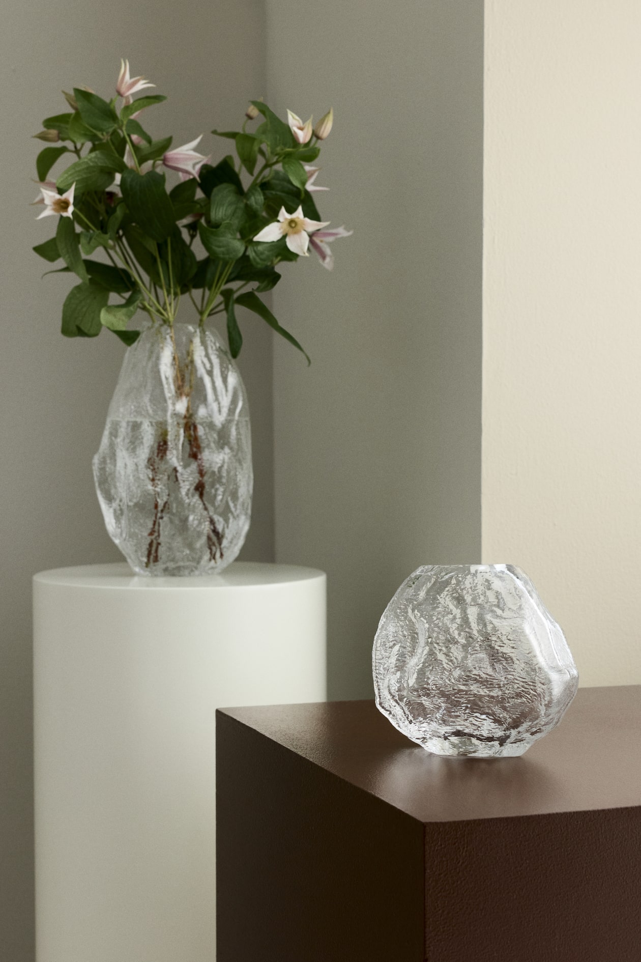 Small Textured Glass Vase - Transparent - Home All | H&M US