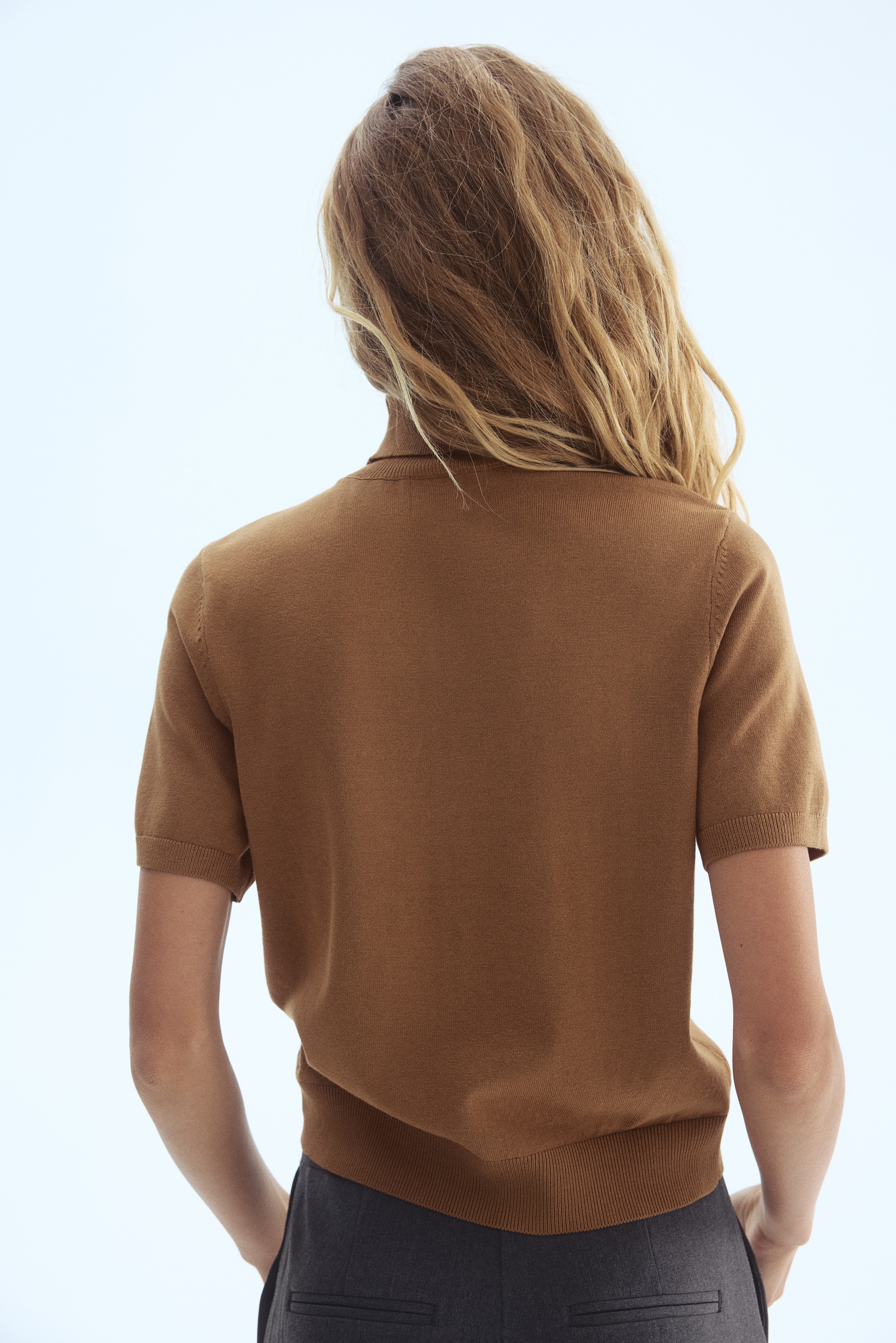Fine-knit polo-neck top