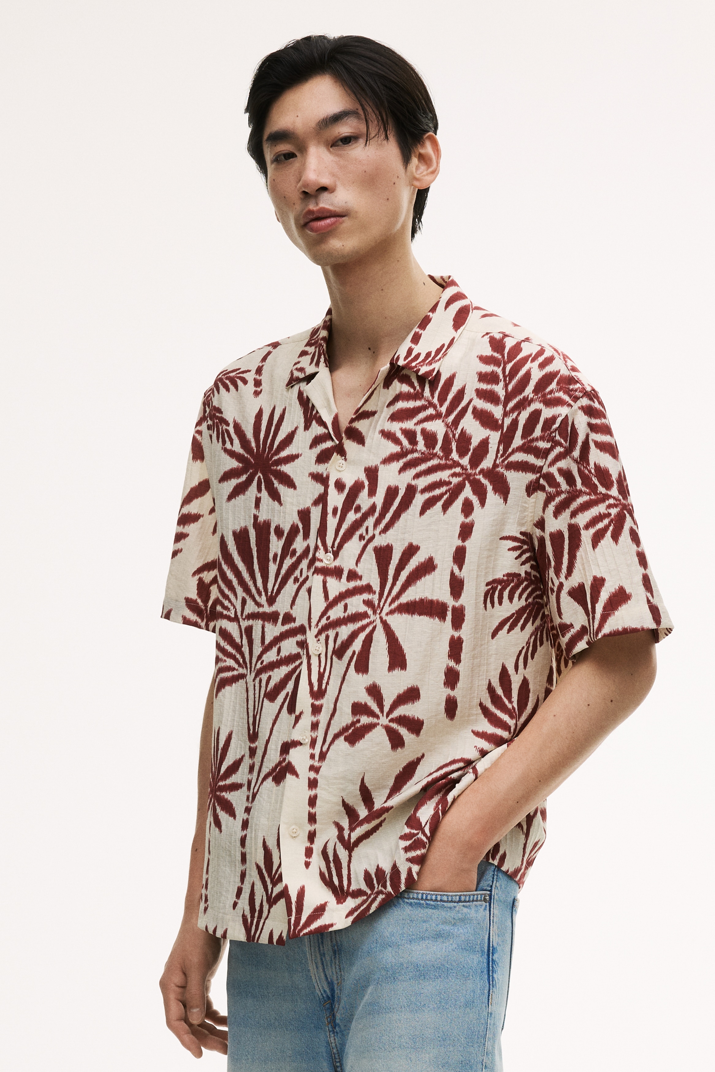 Camisa resort texturizada Regular Fit - Blanco/Rojo floreado/Azul marino/Floreado/Blanco/Flores verdes