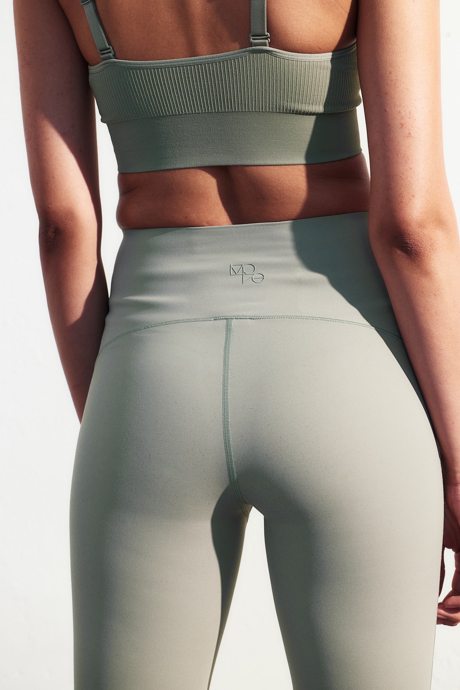 Sports leggings in ShapeMove™ - Light khaki green/Black - 5