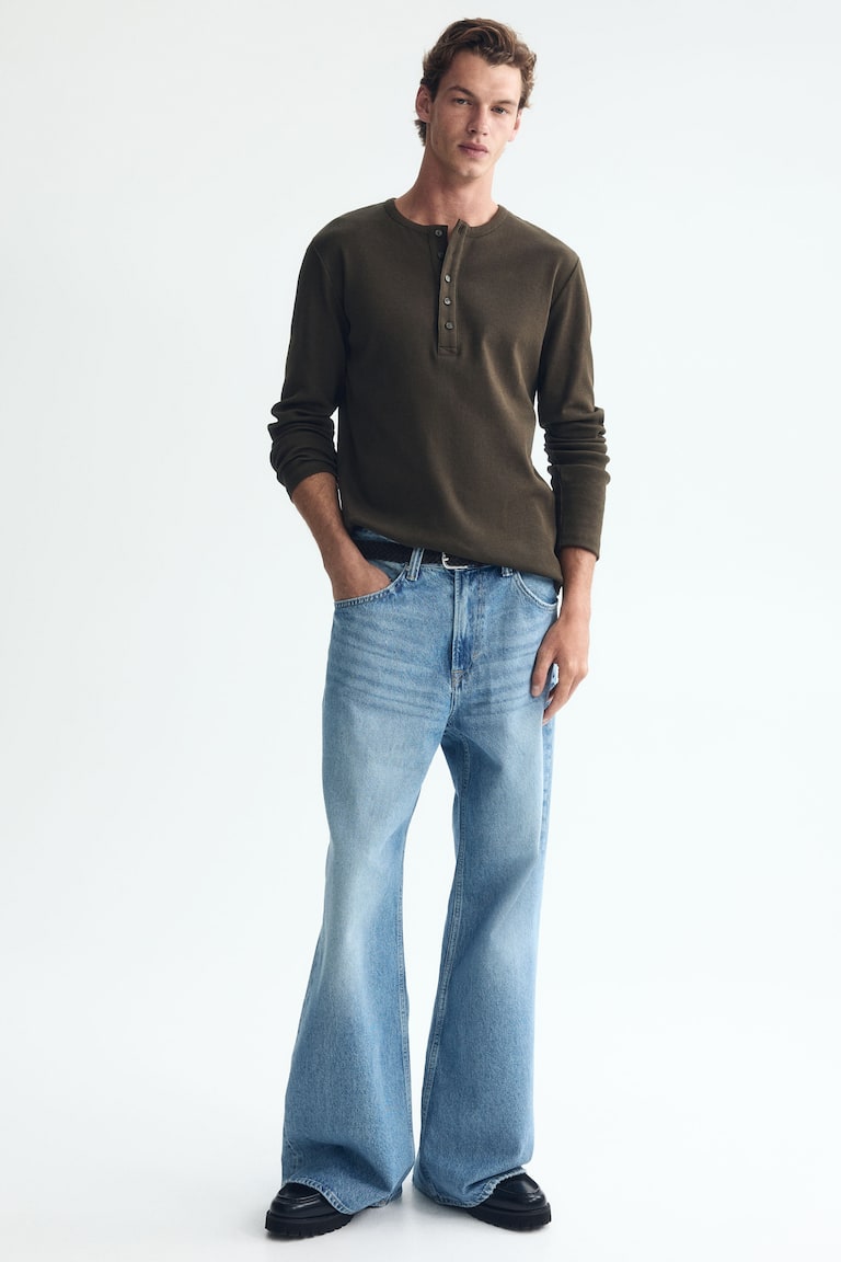 Loose Bootcut Jeans