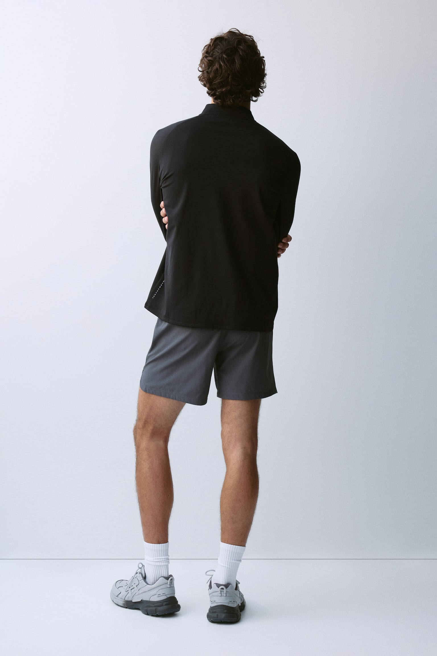 Мужская рубашка H&M Move Regular-Fit Warm Sports with ThermoMove™, цвет: Чёрный — фото 5