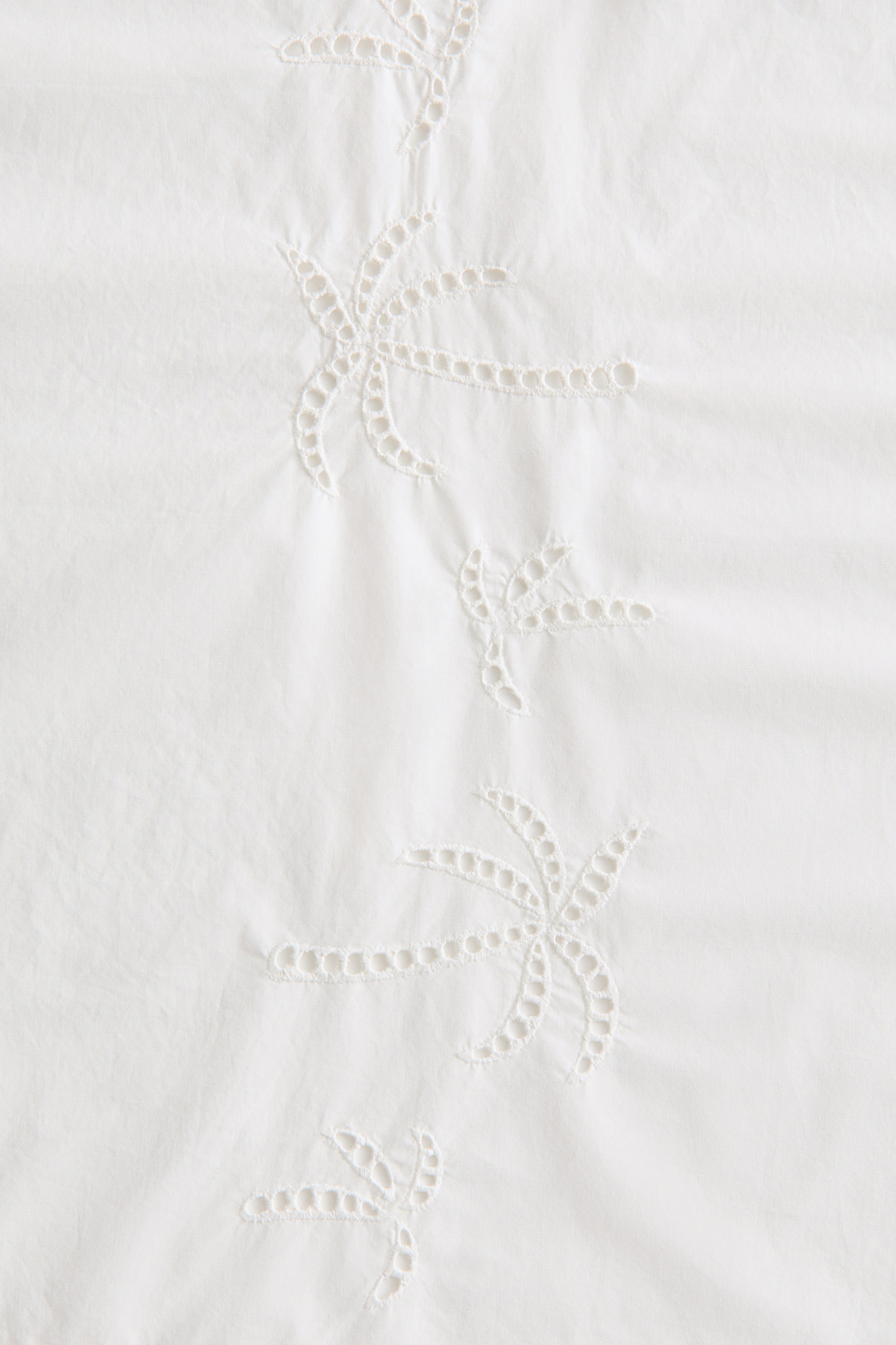 Table Runner with Eyelet Embroidery