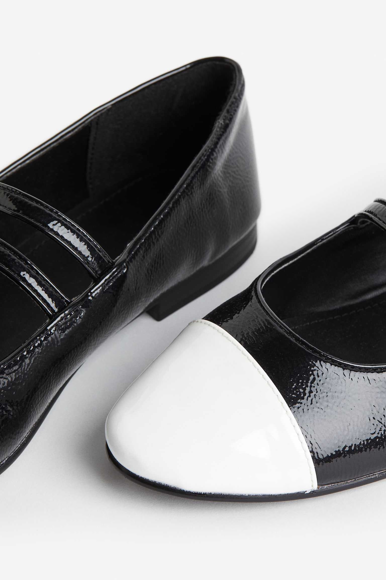 Ballet Flats - Black/White - 3