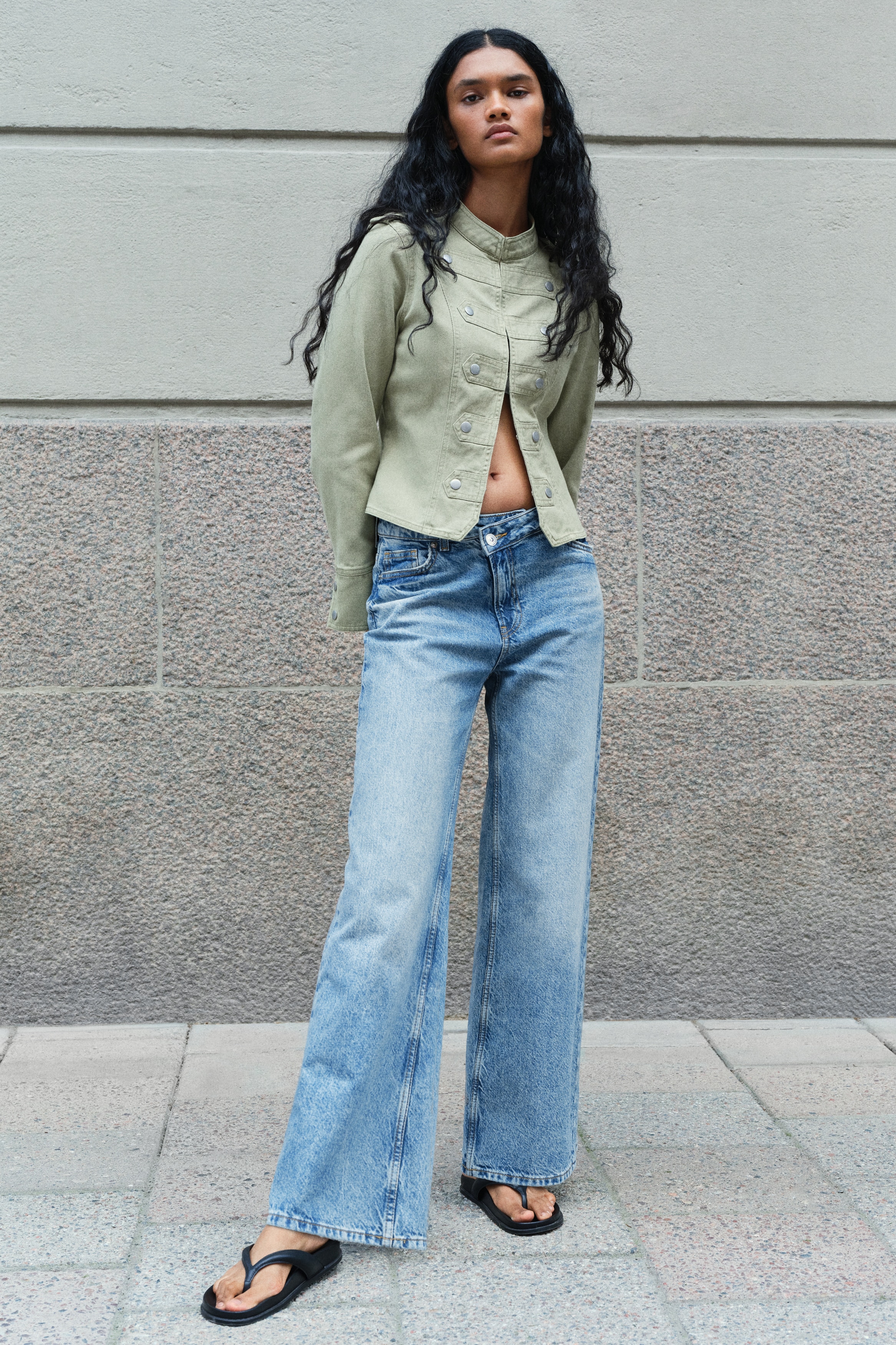 Wide-Leg Regular-Waist Jeans - thumbnail 3