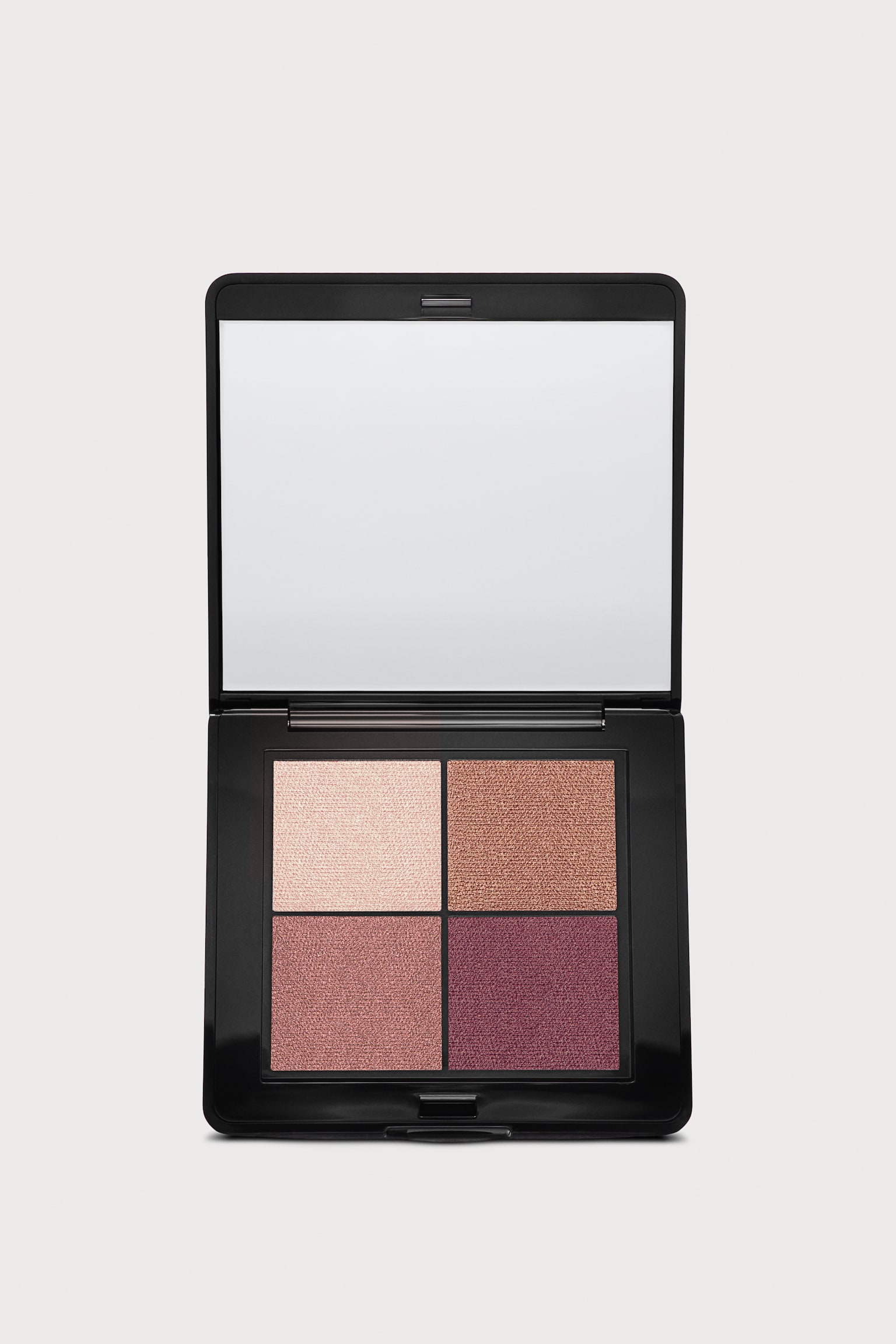 Eye shadow quad - Heart and Soul/Feeling Peach/Rock Me/Dreams come Ecru/Box of Chocs/Nice Mauves/Earthly Desires - 1