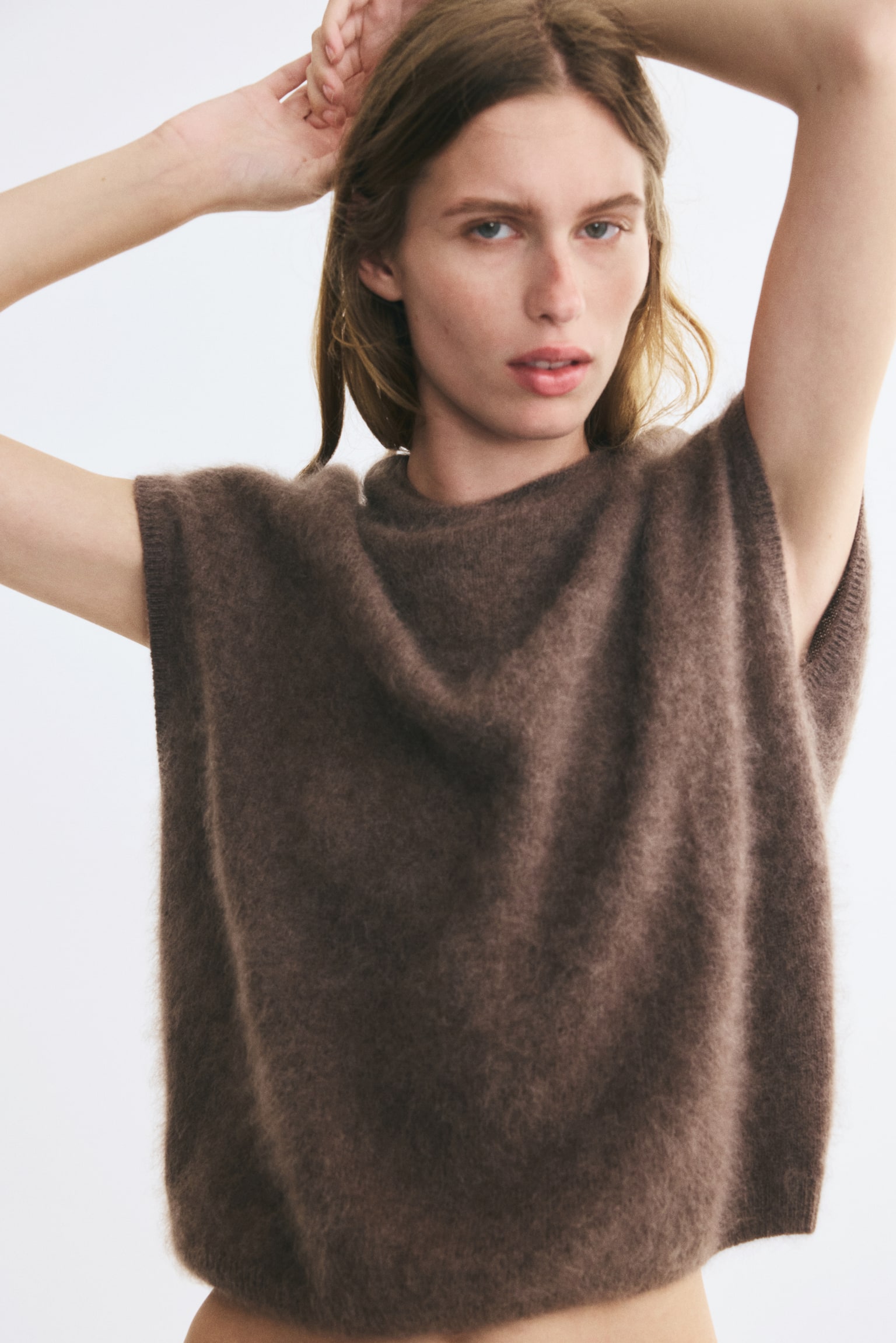 Женский жилет H&M Wool Mock Turtleneck Sweater Vest, цвет: Тёмный коричневый — фото 3