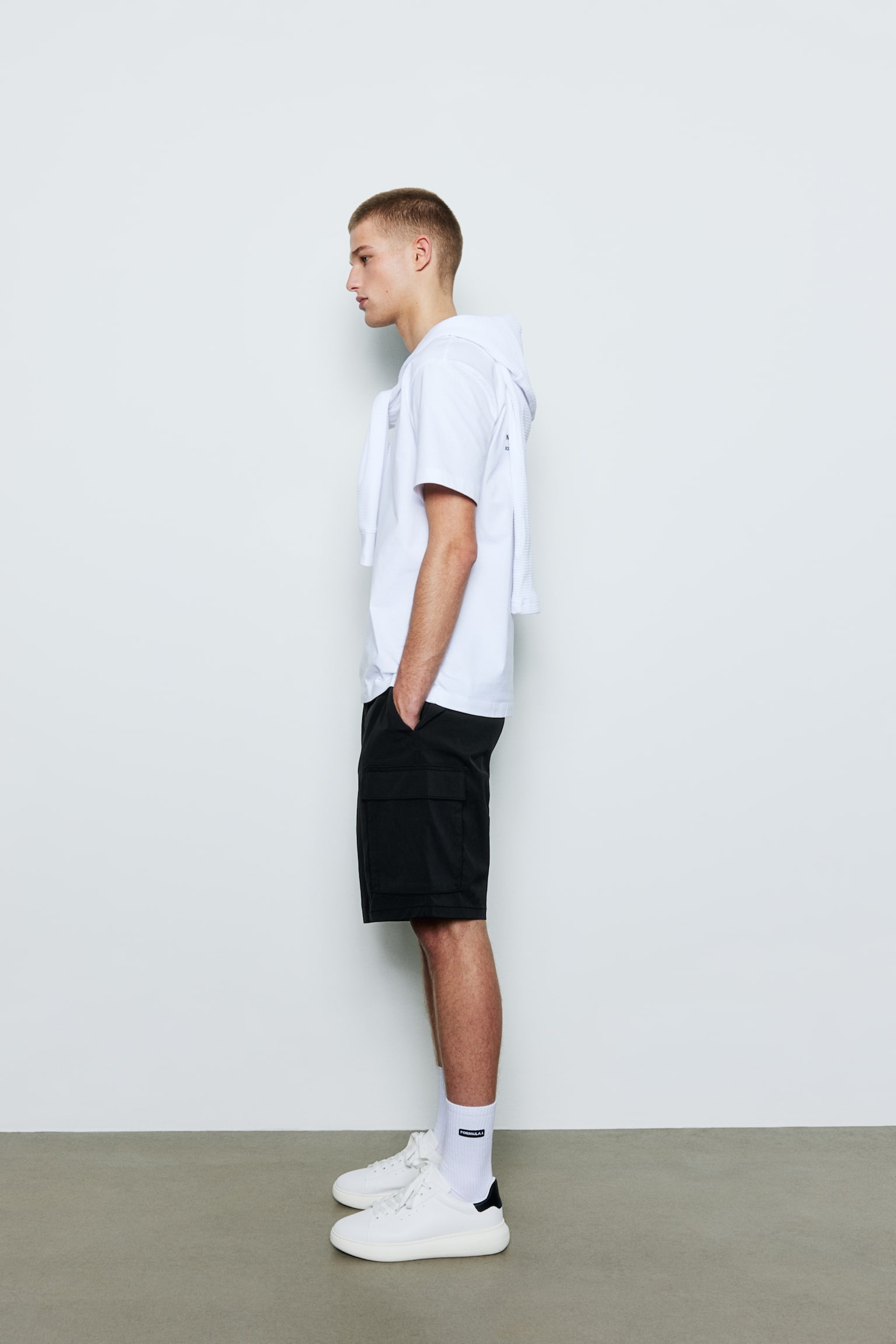 Regular Fit Nylon cargo shorts - Black - 3