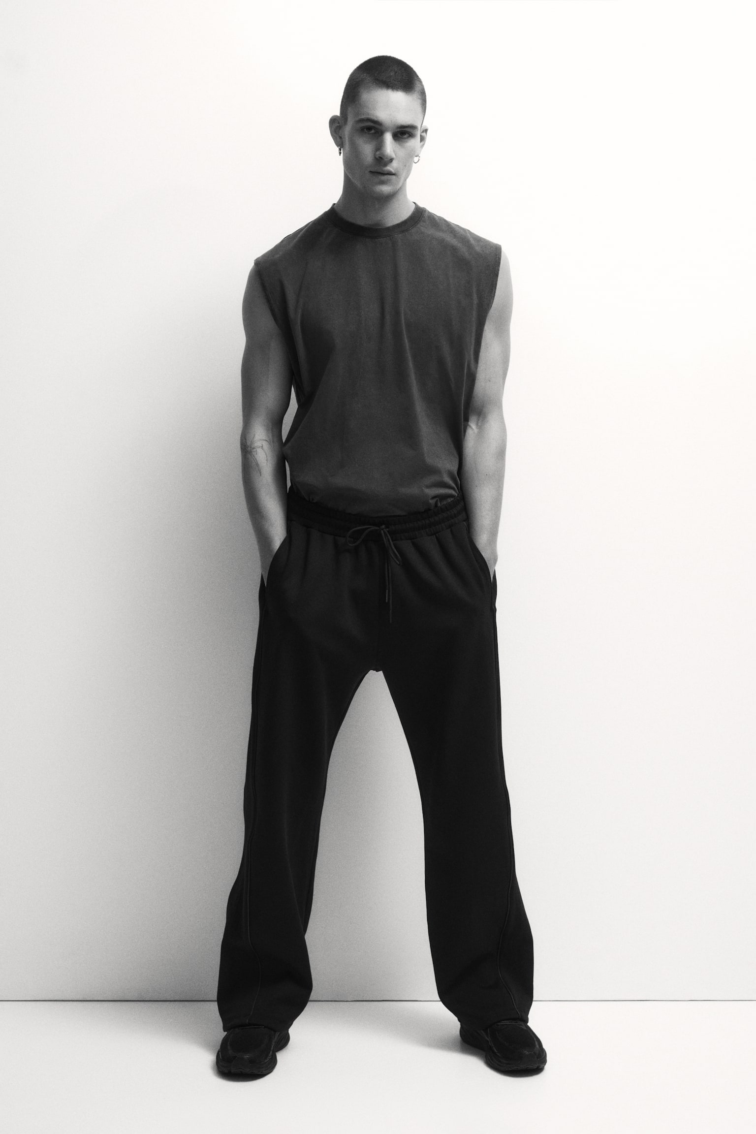 גופיית ספורט DryMove™‎ Loose Fit‎ - אפור כהה/לבן/Inner Peace/אפור כהה/Inner Running - 6