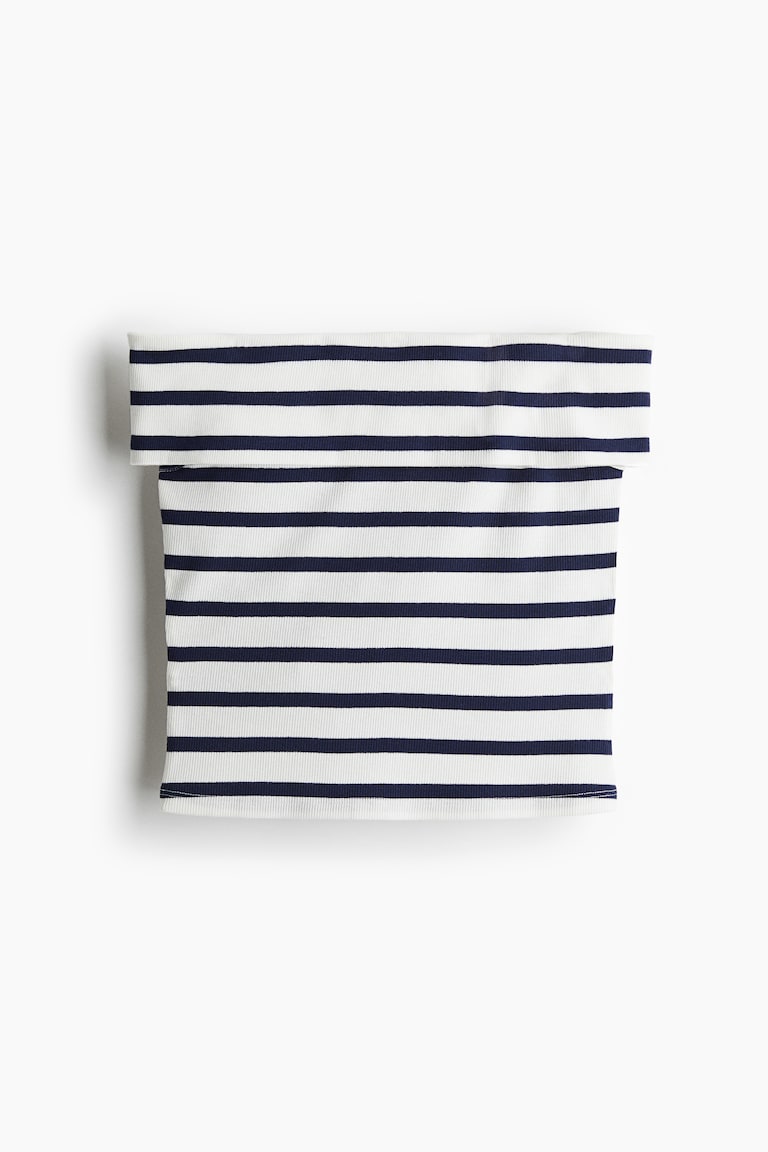 Rebrasta bluza s otkrivenim ramenima