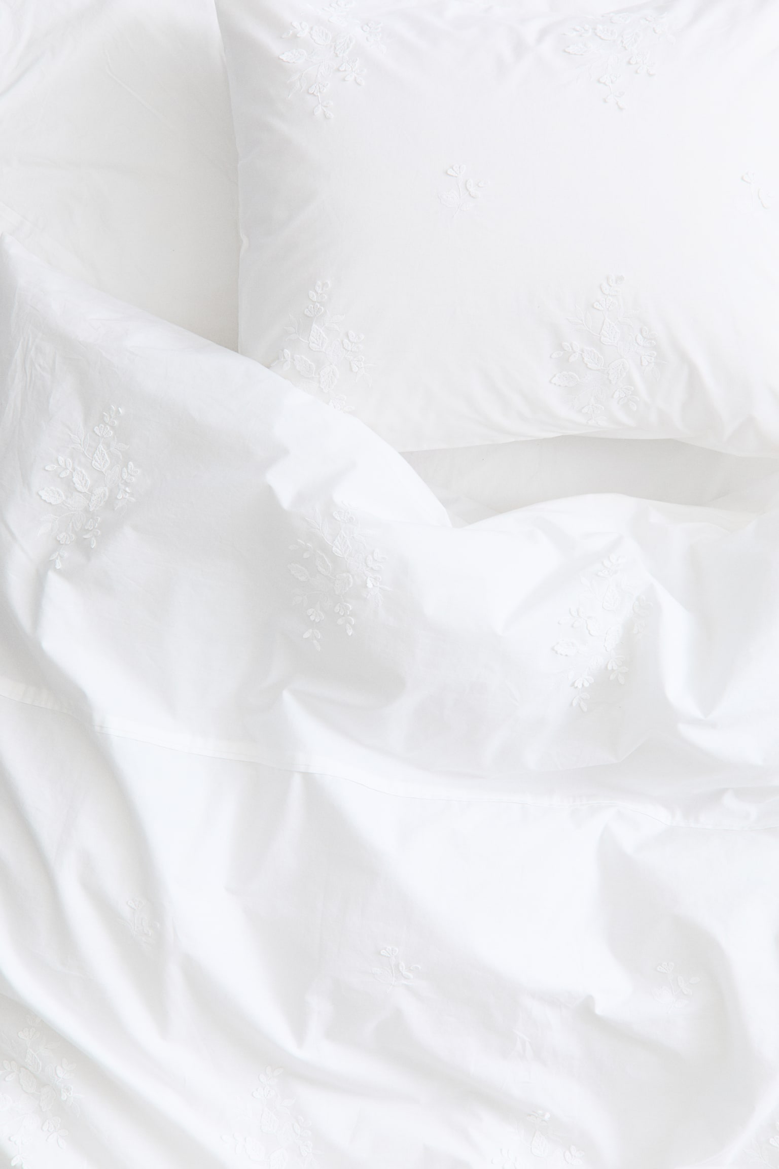 Односпальний постільний комплект із вишивкою - Білий/квітчастий - 4