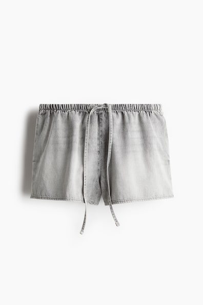 ドローストリングショートパンツ