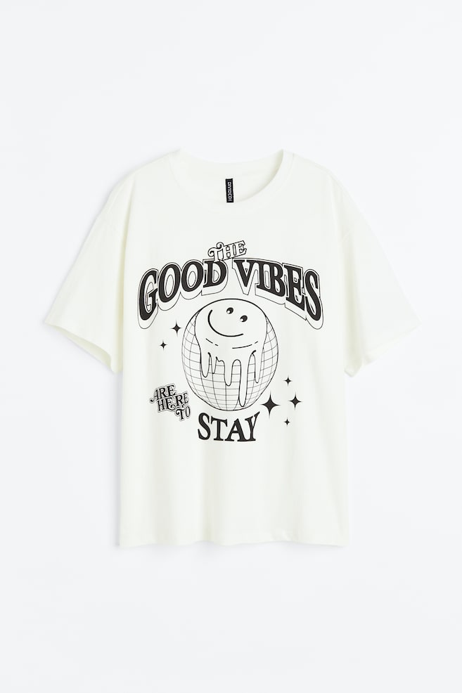 Oversized T-shirt med tryk - Creme/Good Vibes/Lyseblå/The Hamptons/Hvid/Maine/Lyseblå/Bil/dc - 2