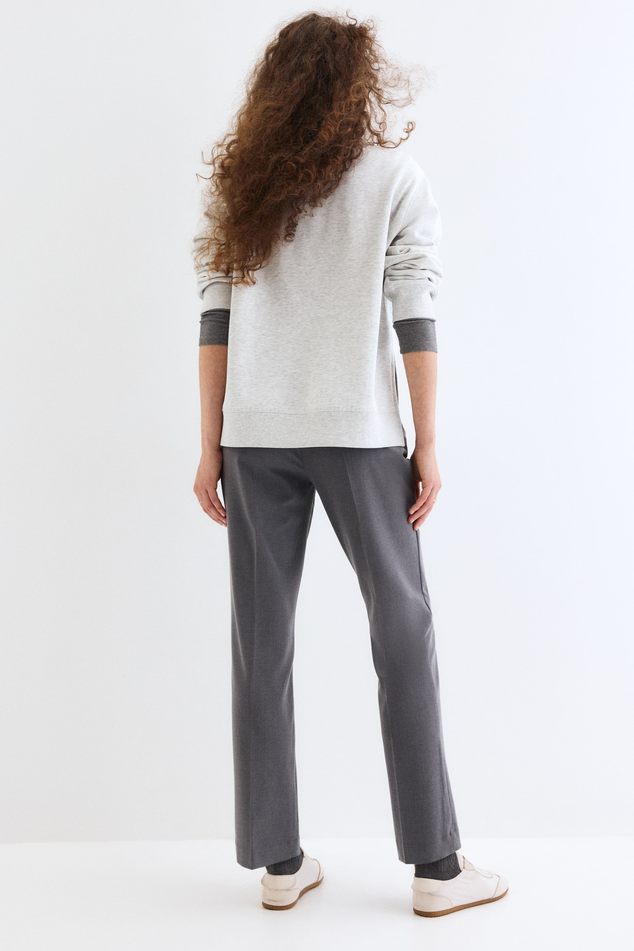 Grösseres Bild ansehen: MAMA Zigarettenhose - Grau - DAMEN | H&M CH 4