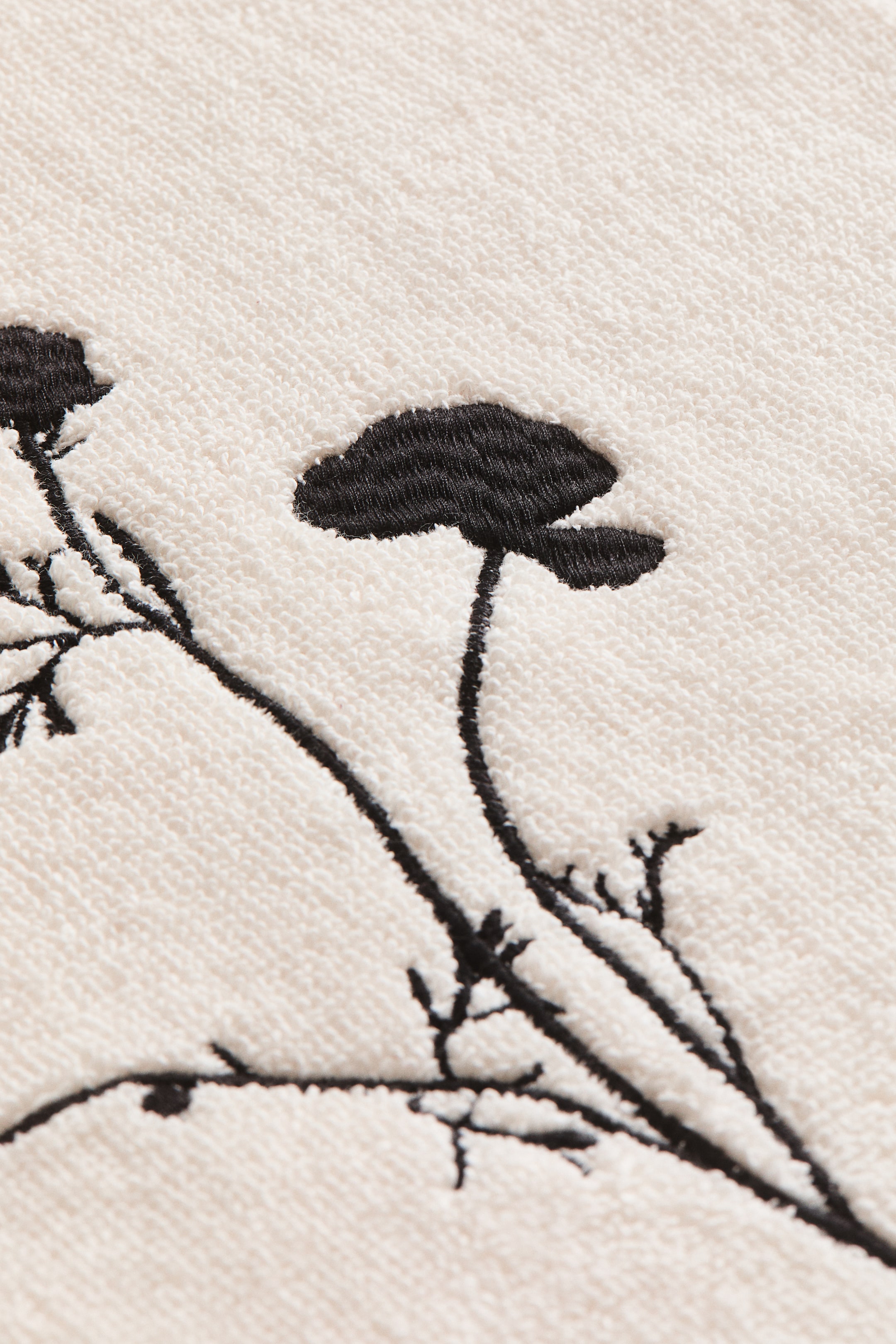 2-Pack Embroidered-Detail Guest Towels