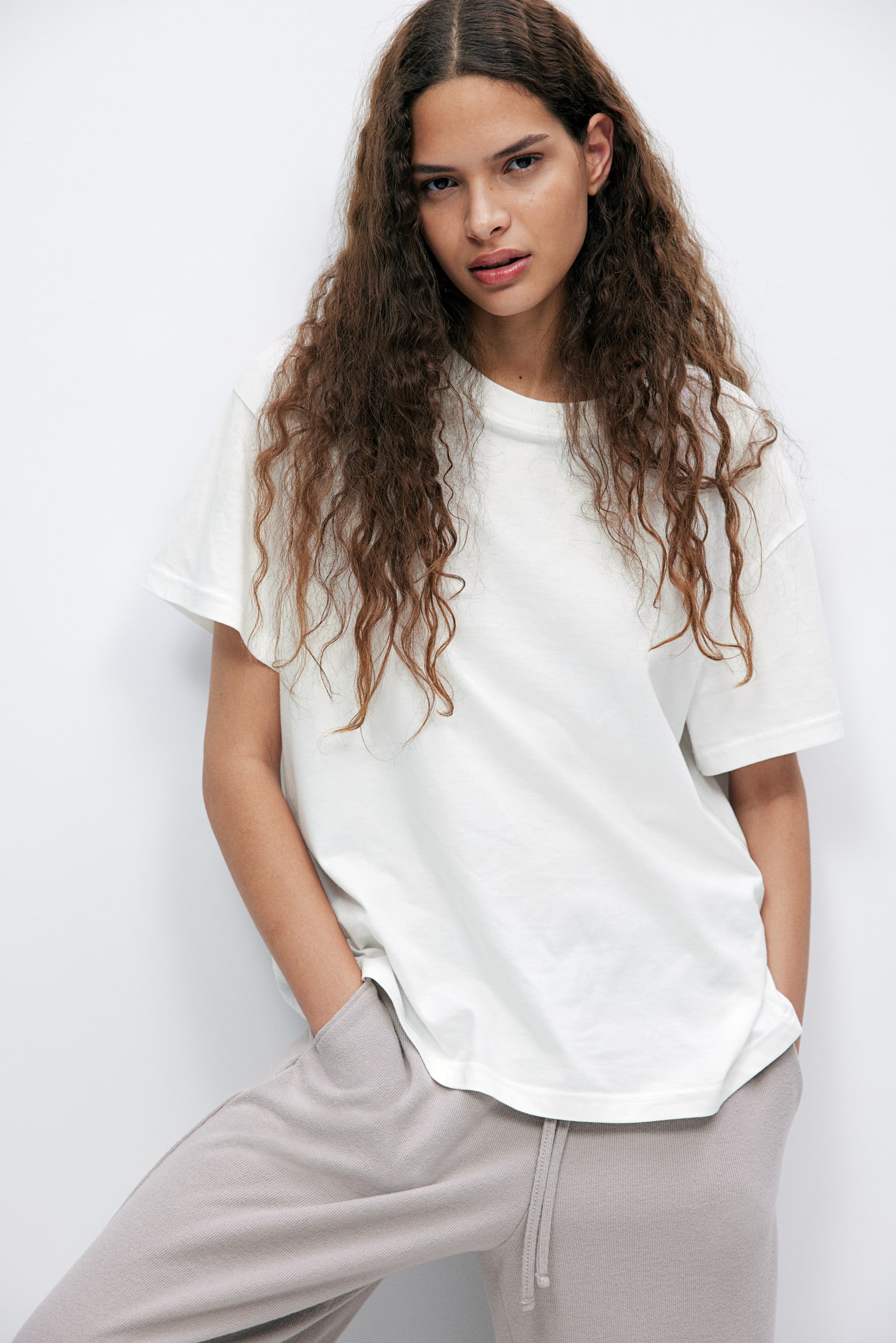 Oversized T-shirt - White/Burgundy/Pink/Dark brown/Light beige/Dark grey/Black/Light turquoise/Light beige - 1