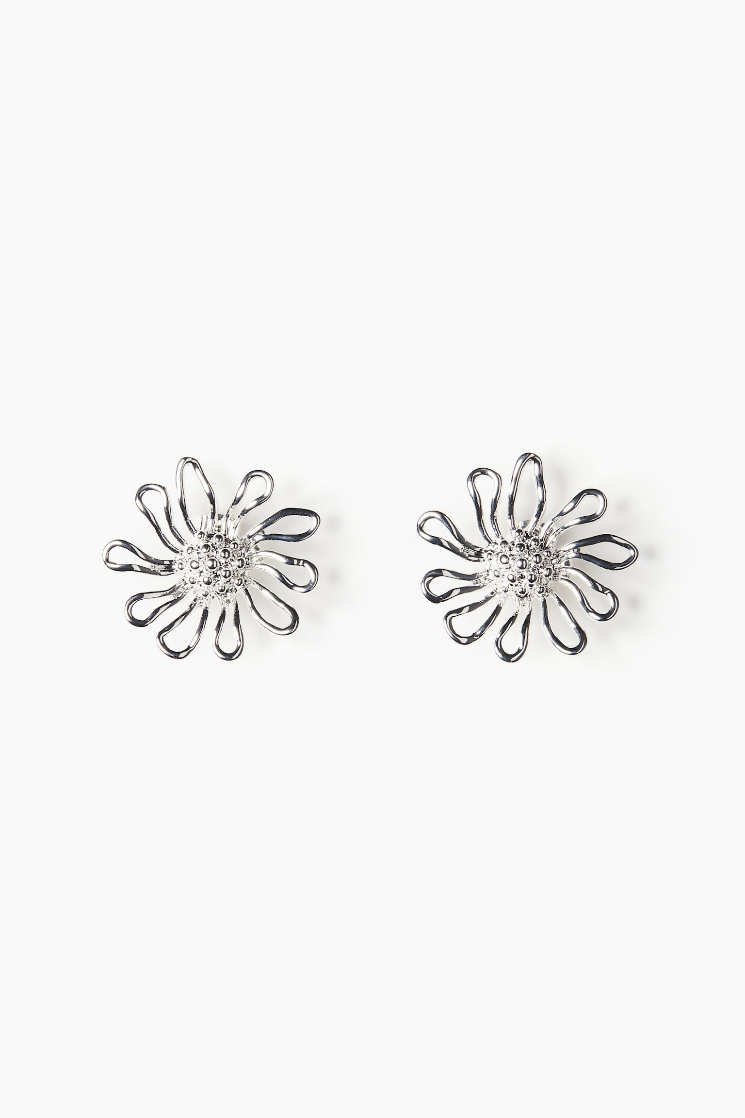 Flower-shaped earrings - Silver-coloured - 1